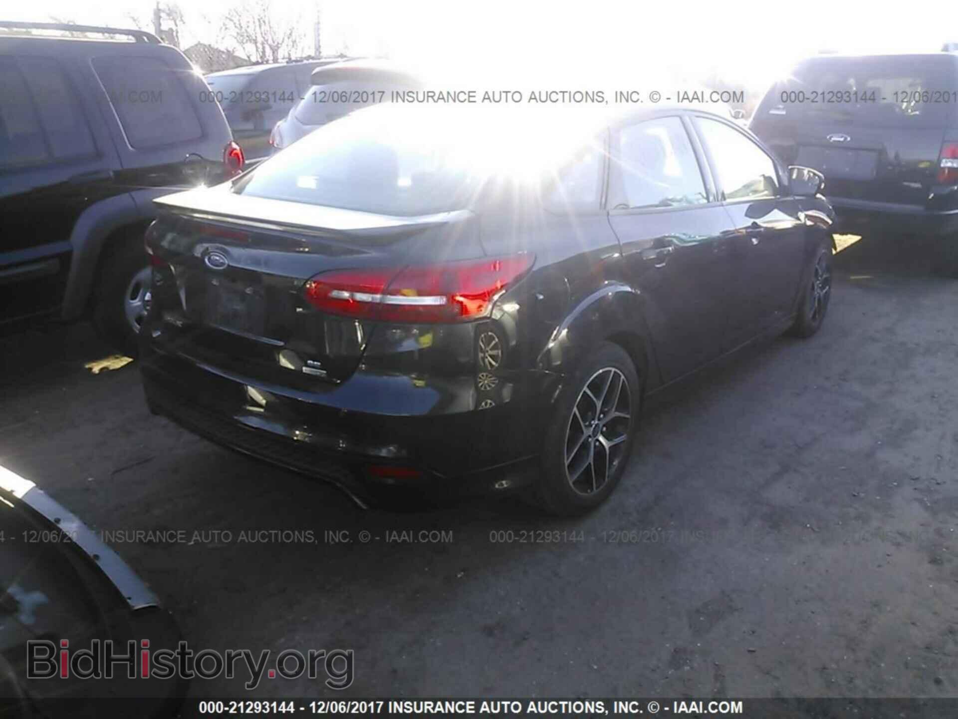 2015 Ford Focus - VIN: 1FADP3FE8FL373222 - Photo 4
