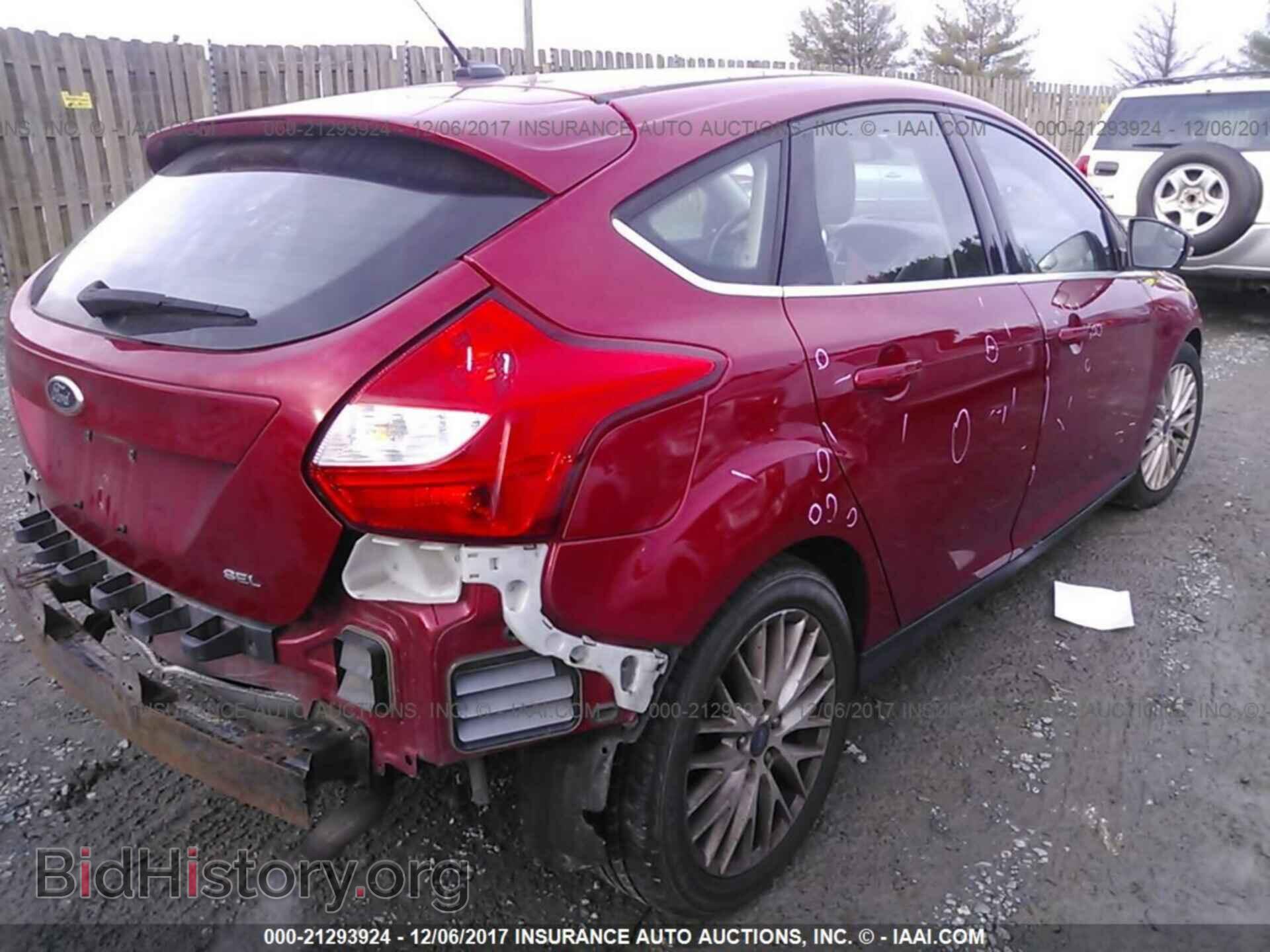 2012 Ford Focus - VIN: 1FAHP3M22CL126574 - Photo 4