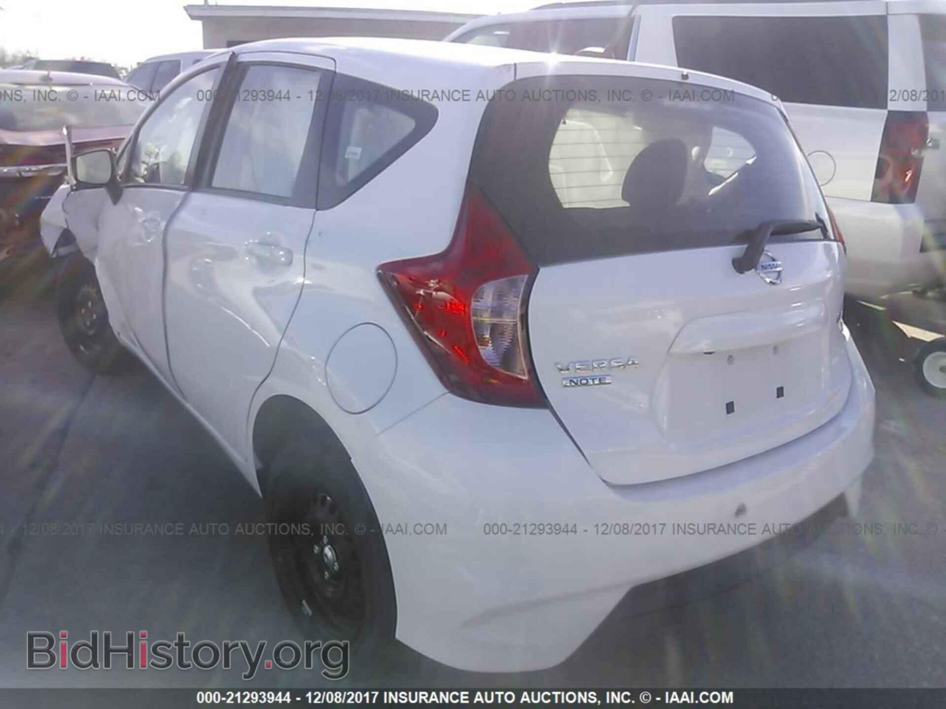 2018 Nissan Versa note - VIN: 3N1CE2CP1JL351901 - Фото 3