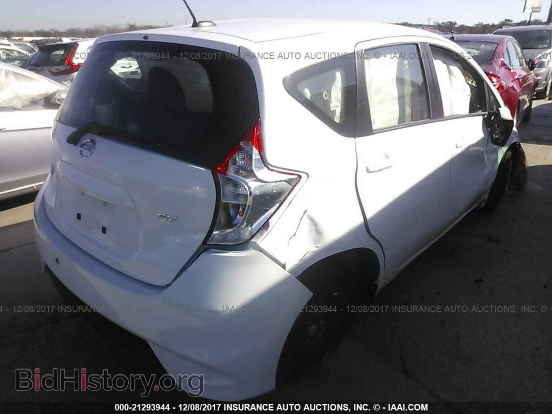 2018 Nissan Versa note - VIN: 3N1CE2CP1JL351901 - Фото 4
