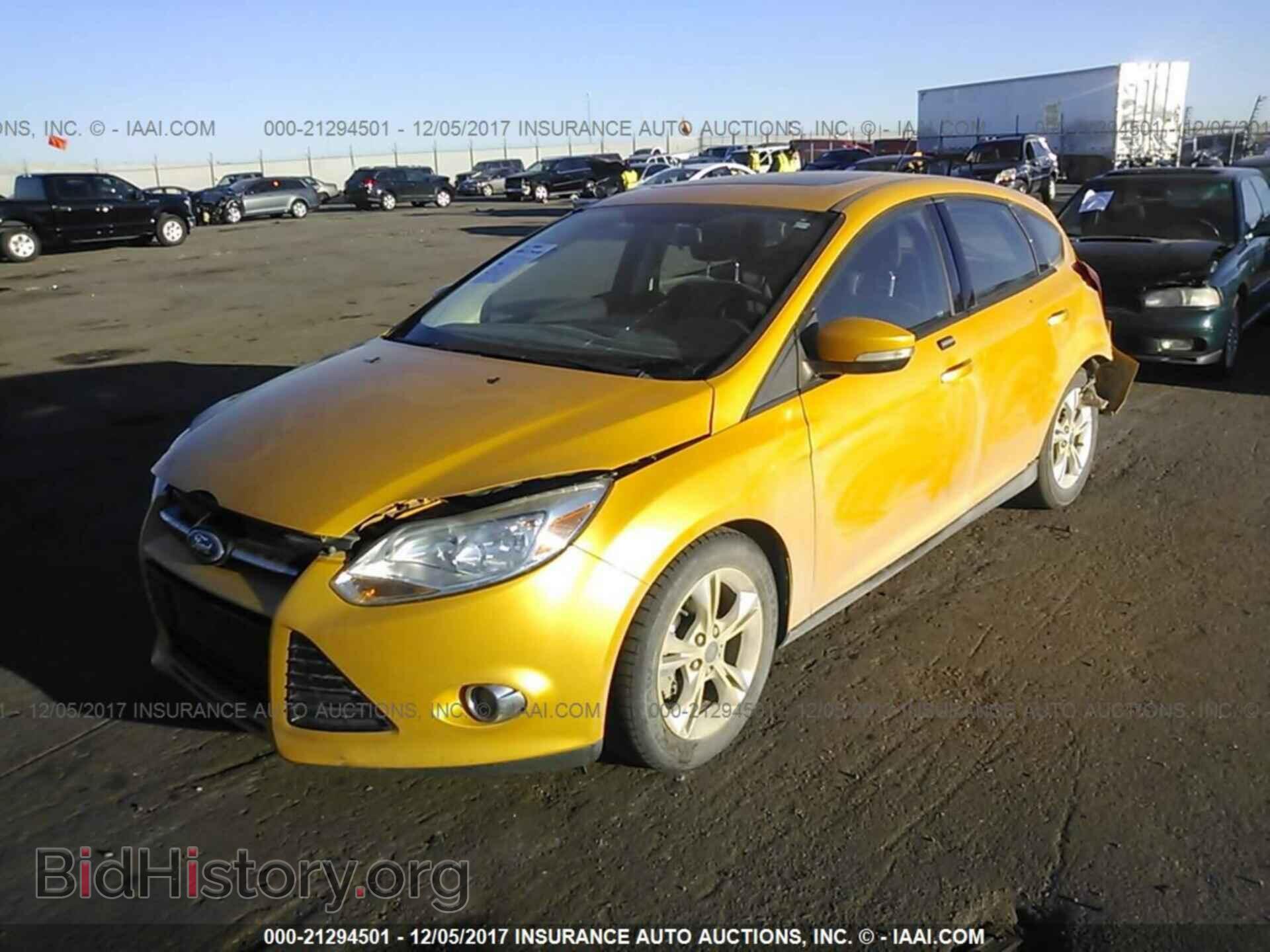 2012 Ford Focus - VIN: 1FAHP3K28CL161297 - Photo 2