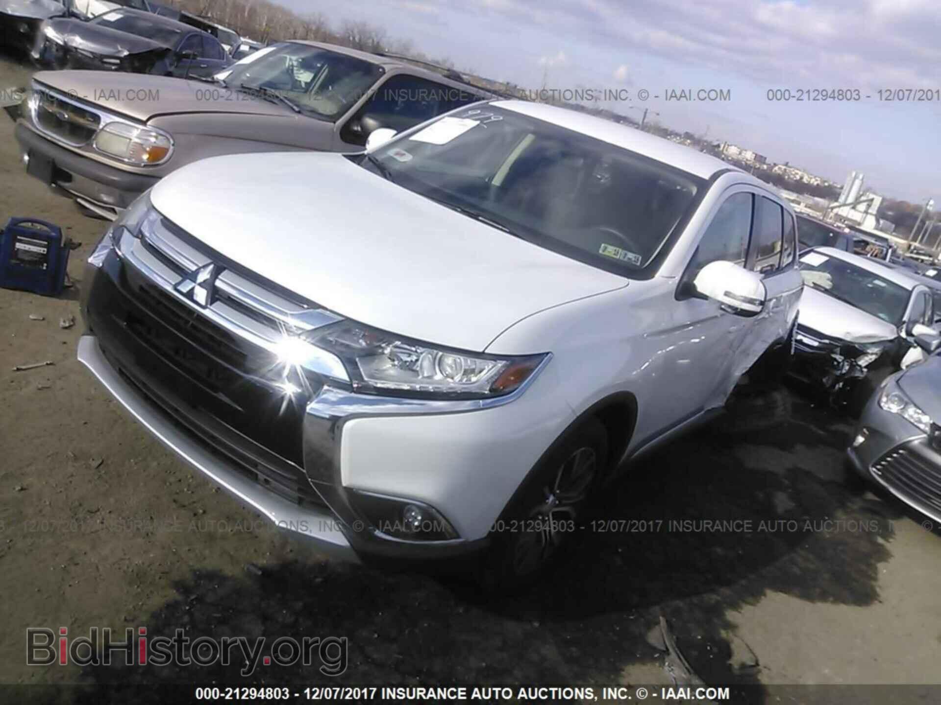 2017 Mitsubishi Outlander - VIN: JA4AD3A39HZ037892 - Фото 2