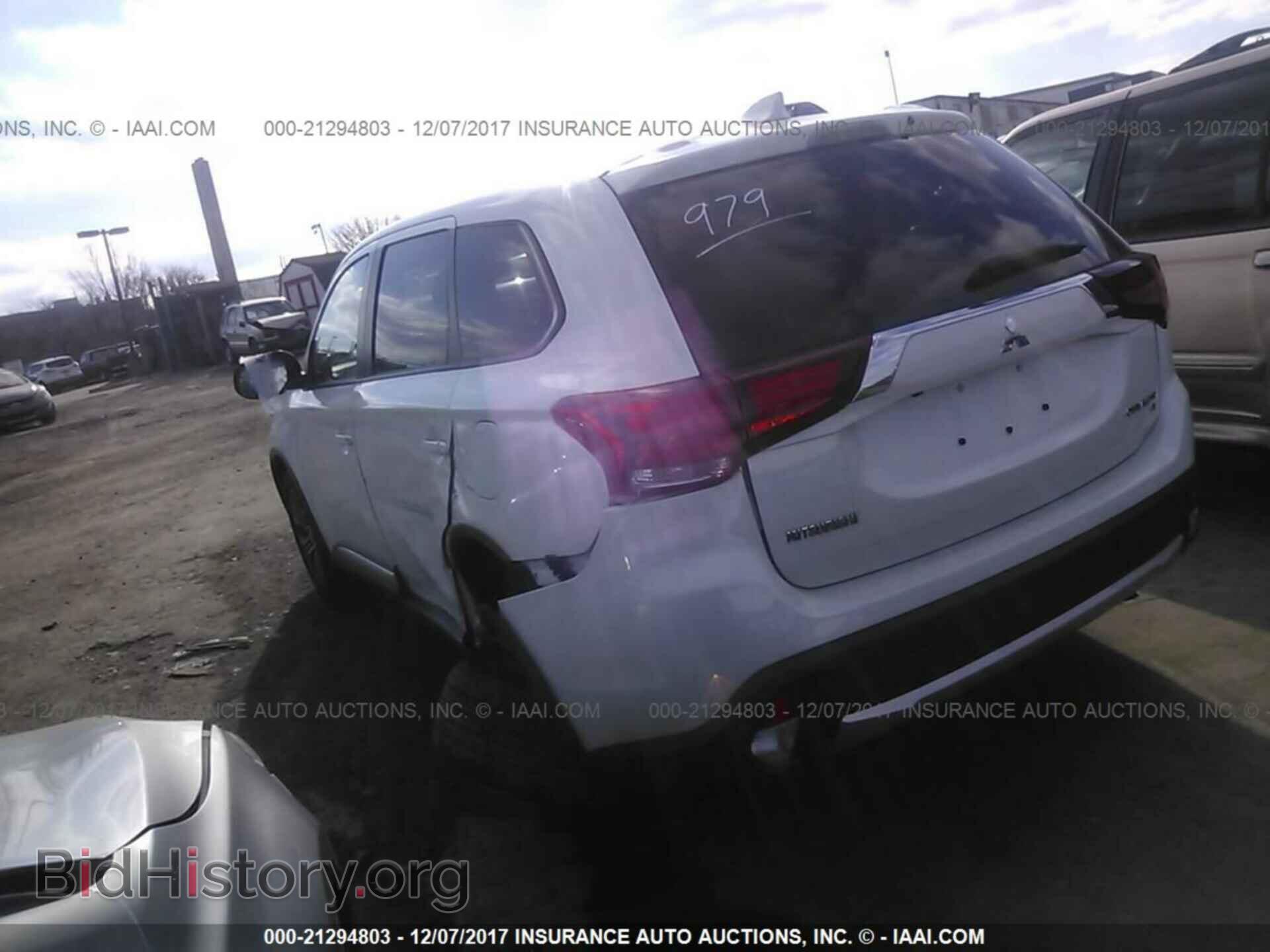 2017 Mitsubishi Outlander - VIN: JA4AD3A39HZ037892 - Фото 3