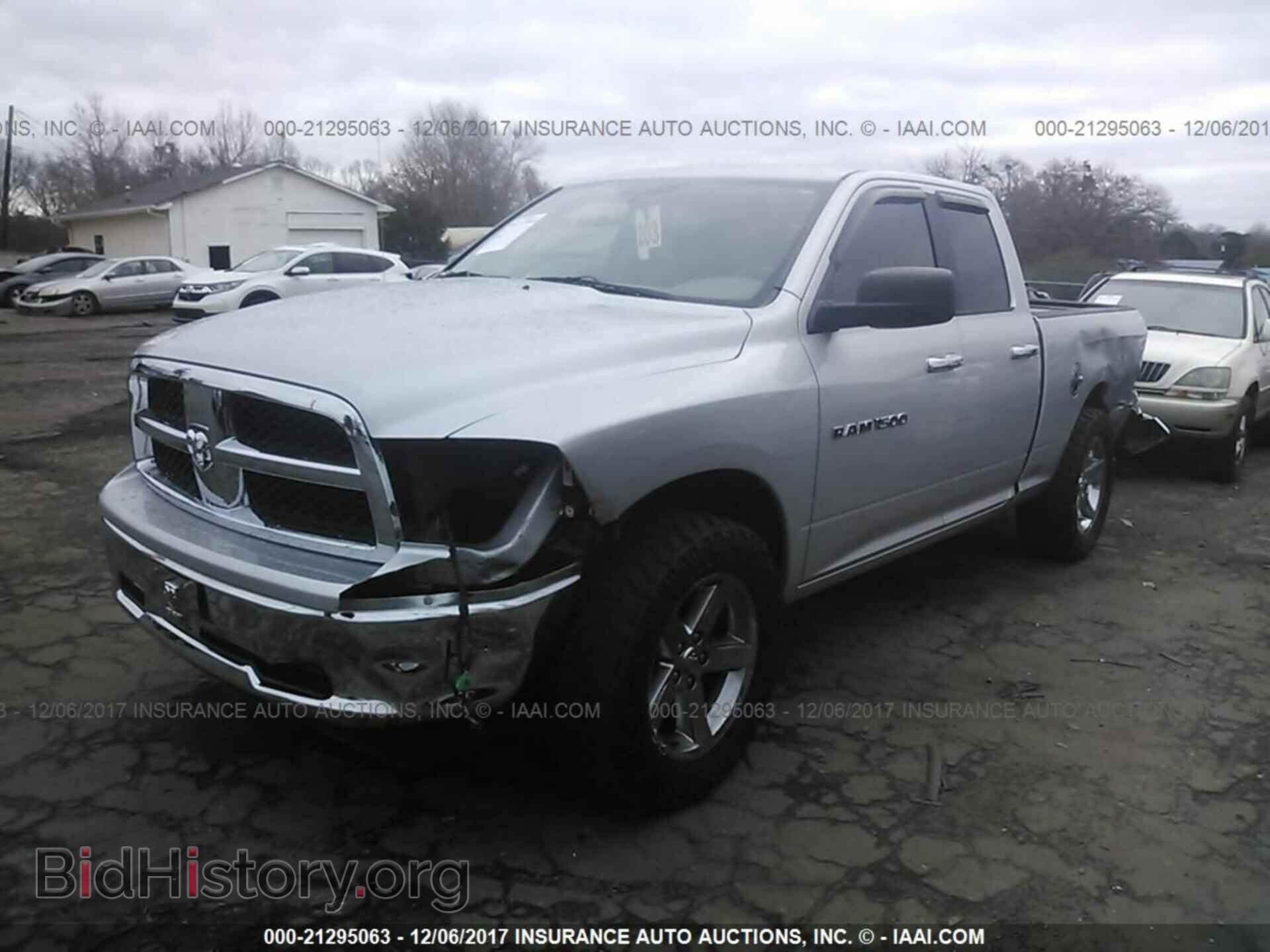 2011 Dodge Ram 1500 - VIN: 1D7RB1GP2BS582061 - Photo 2