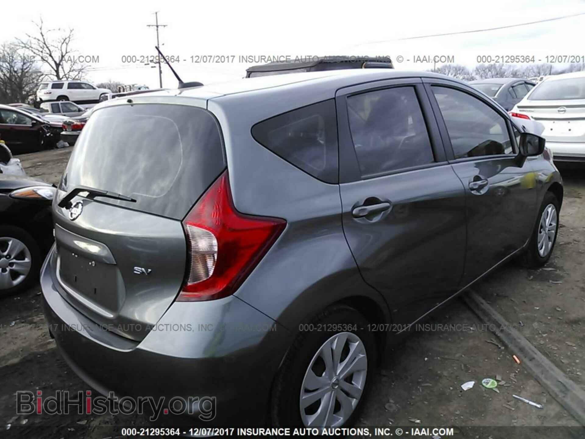 2017 Nissan Versa note - VIN: 3N1CE2CP8HL360007 - Фото 4