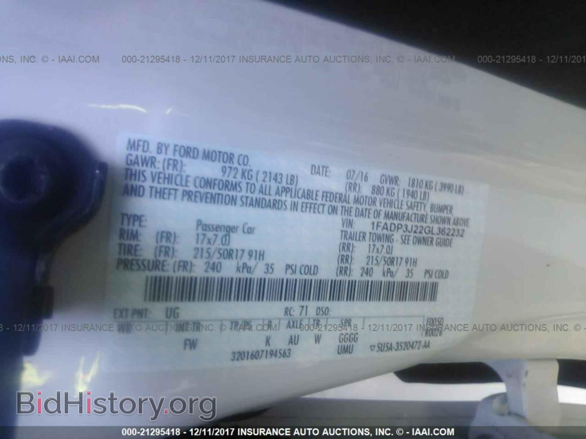 2016 Ford Focus - VIN: 1FADP3J22GL362232 - Photo 9