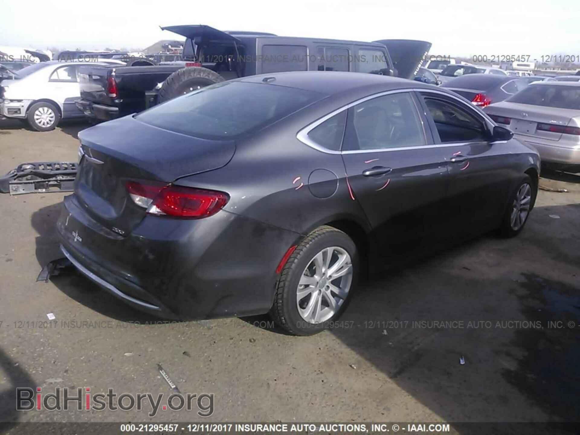 2015 Chrysler 200 - VIN: 1C3CCCAB0FN658553 - Photo 4