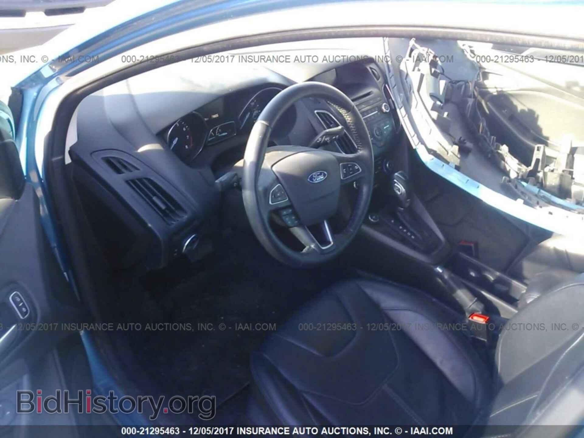 2016 Ford Focus - VIN: 1FADP3F22GL245775 - Photo 5