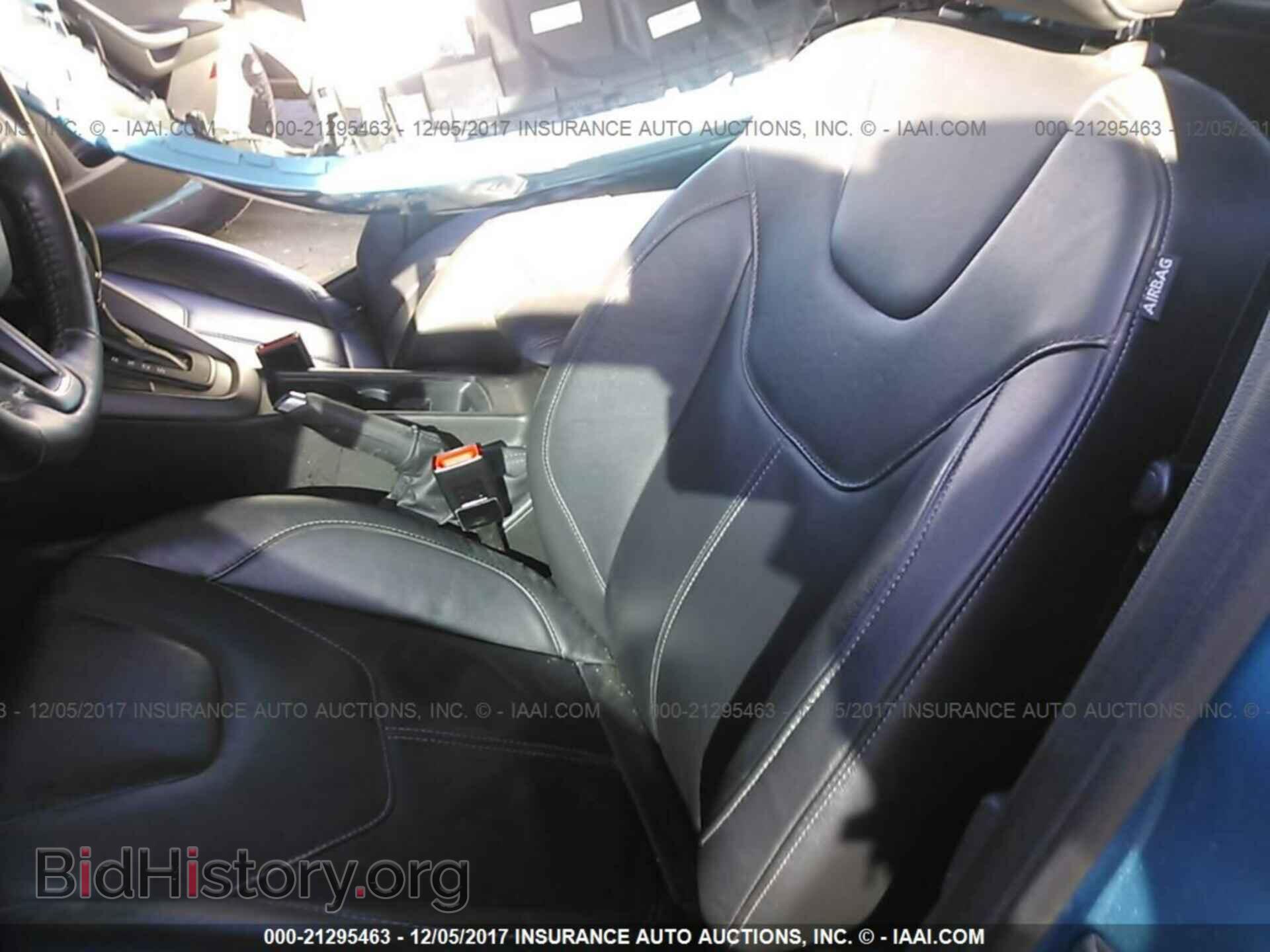 2016 Ford Focus - VIN: 1FADP3F22GL245775 - Photo 8