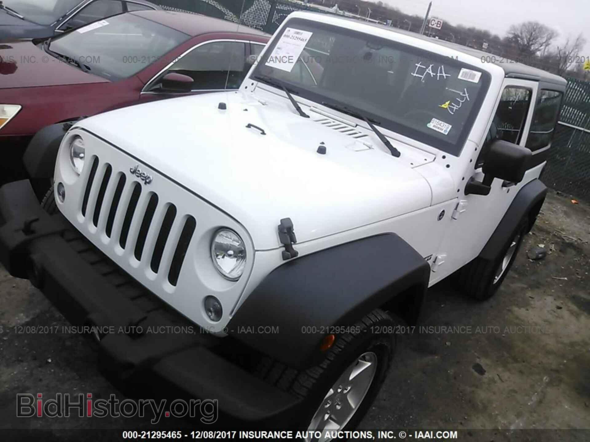 2014 Jeep Wrangler - VIN: 1C4AJWAG8EL257980 - Фото 2