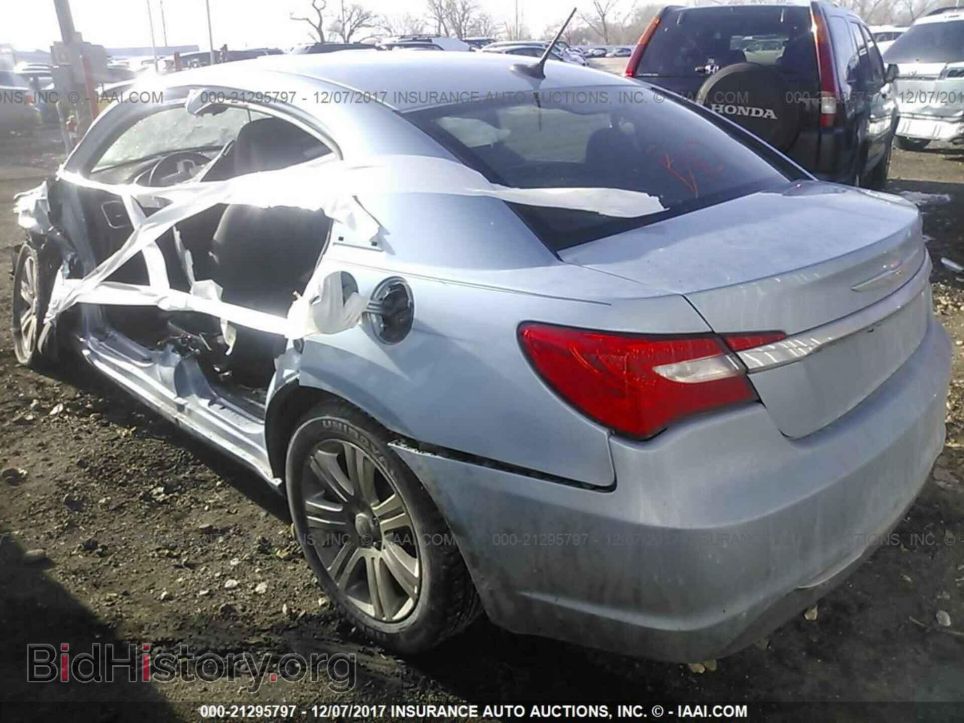 2013 Chrysler 200 - VIN: 1C3CCBBB4DN609376 - Photo 3