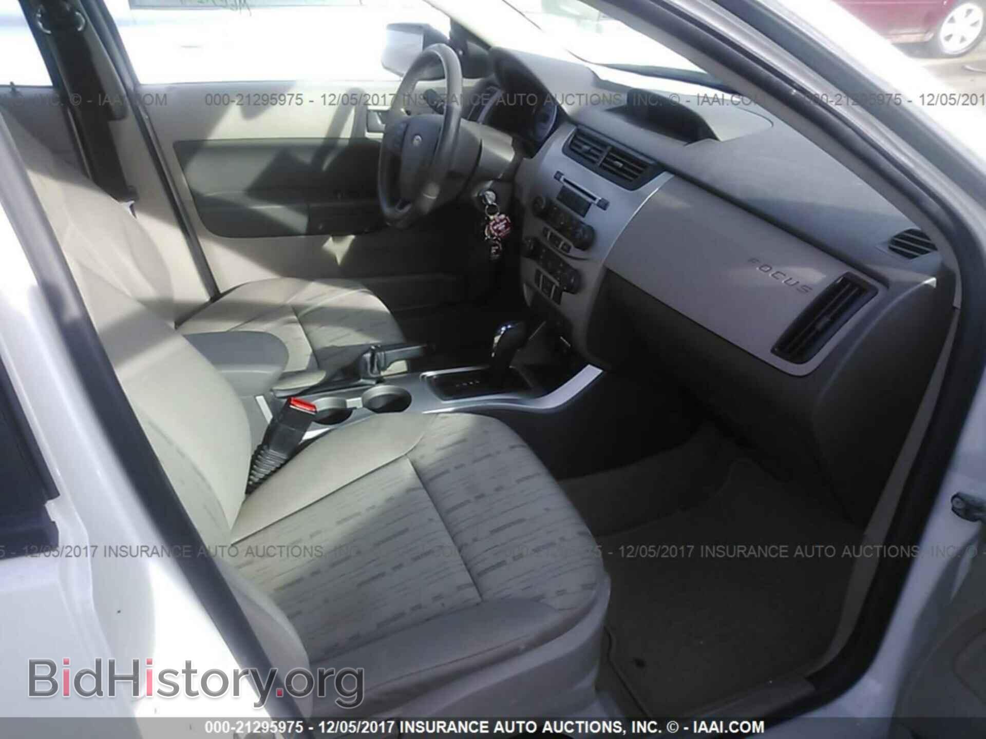 2011 Ford Focus - VIN: 1FAHP3FN7BW189335 - Photo 5