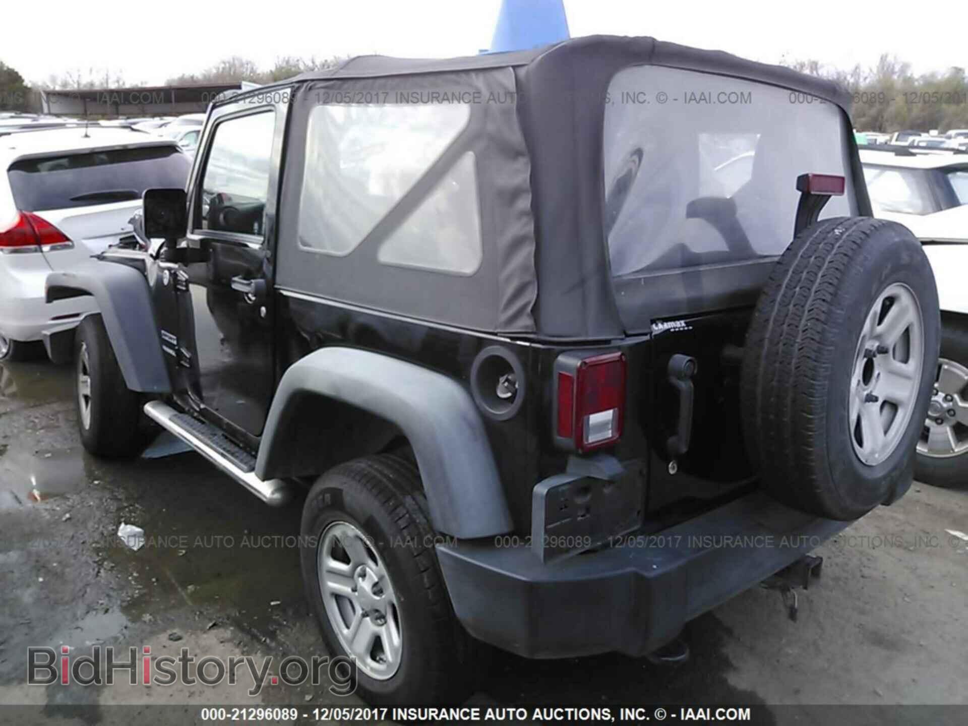 2011 Jeep Wrangler - VIN: 1J4AA2D19BL609910 - Фото 3