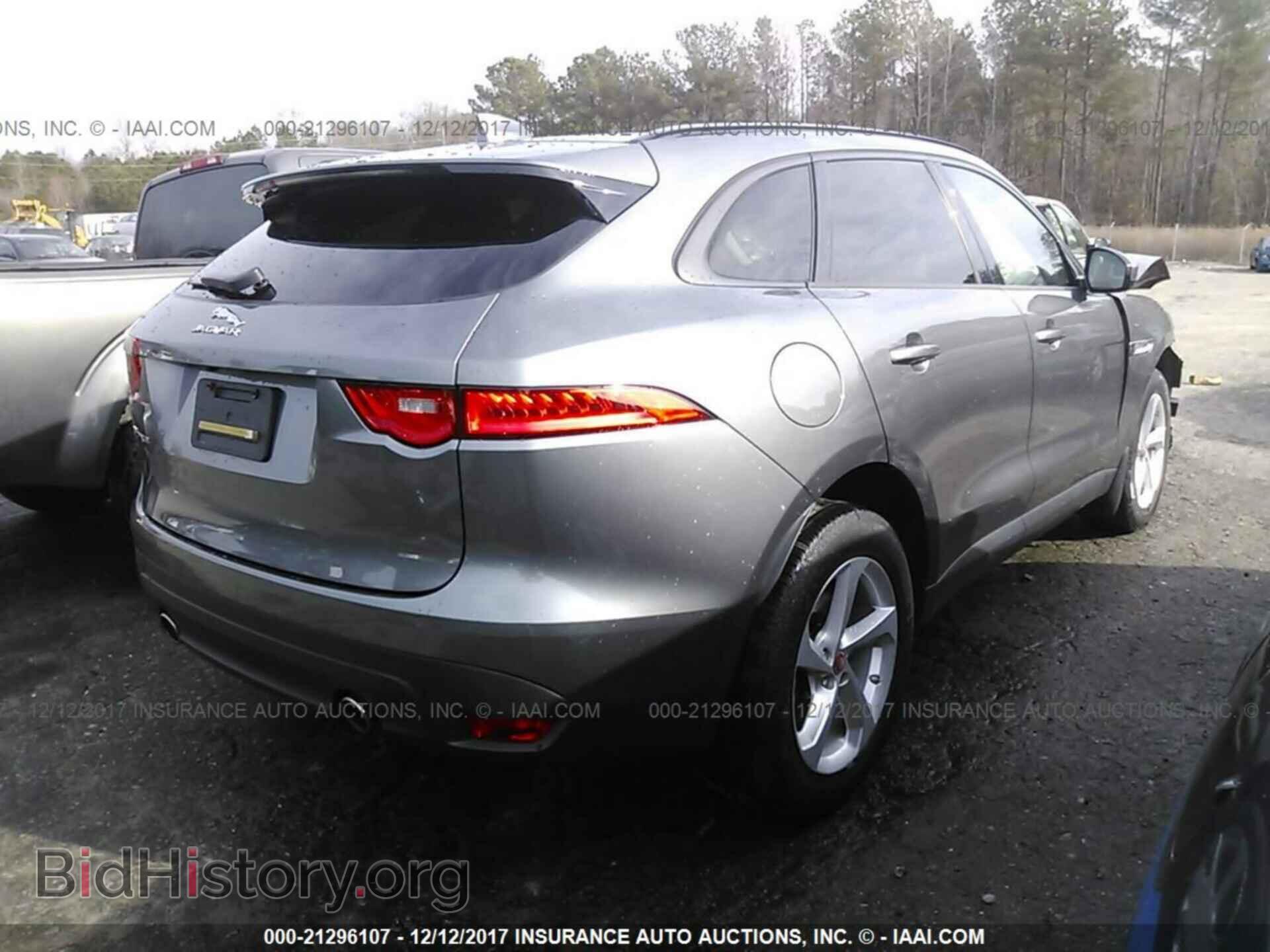 2017 Jaguar F-pace - VIN: SADCJ2BV4HA084669 - Photo 4