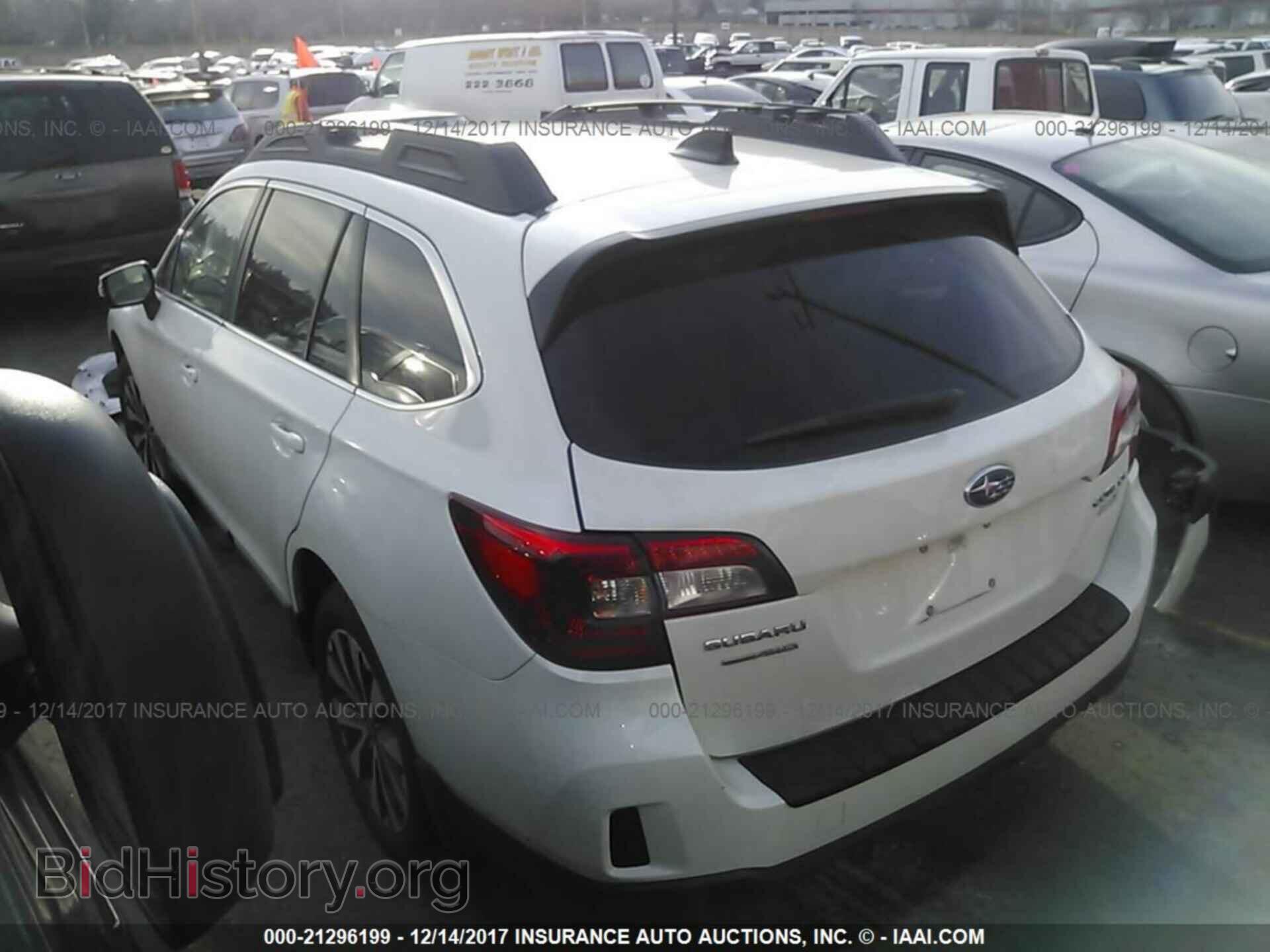 2016 Subaru Outback - VIN: 4S4BSALC8G3240464 - Photo 3