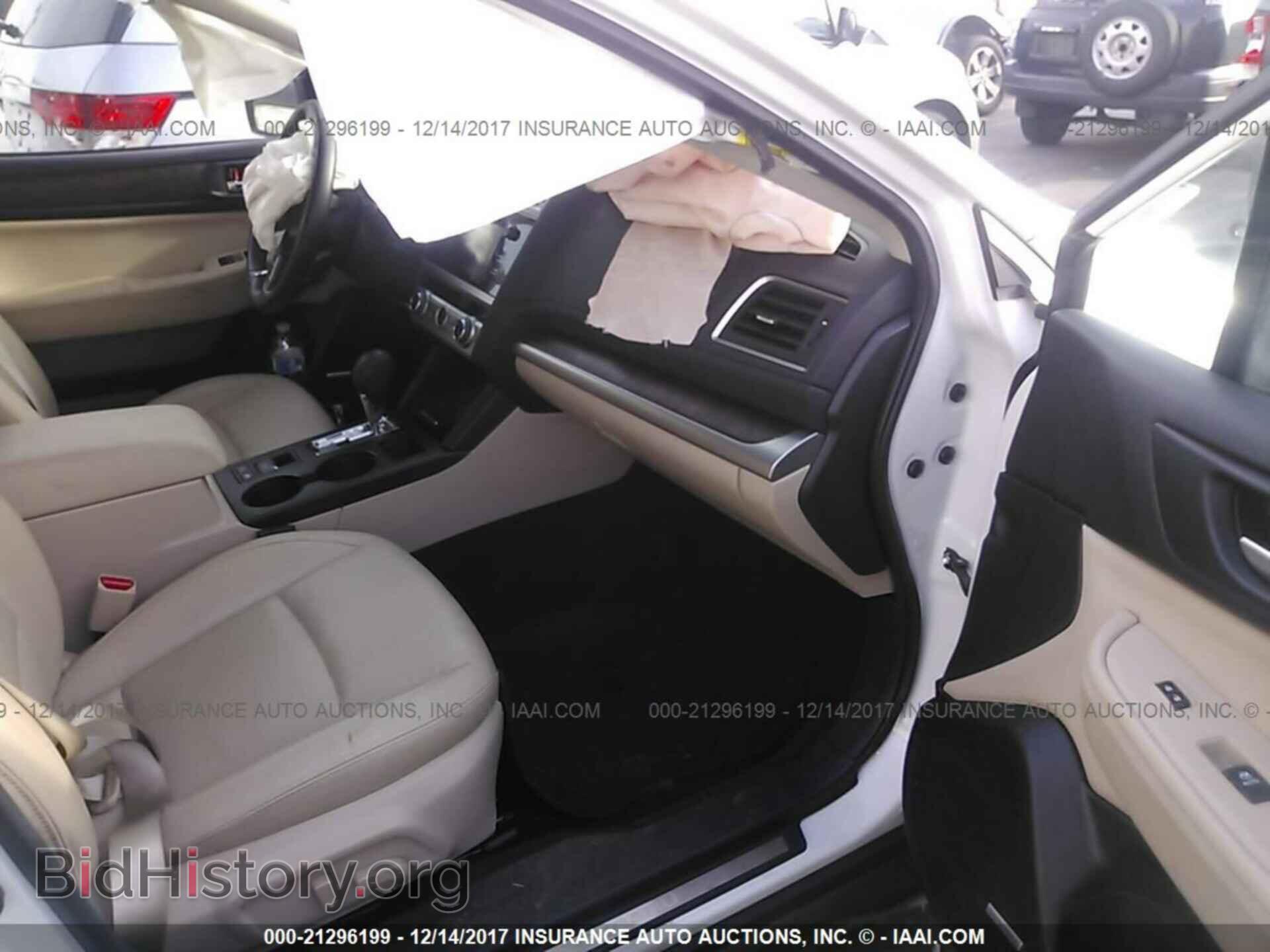 2016 Subaru Outback - VIN: 4S4BSALC8G3240464 - Photo 5