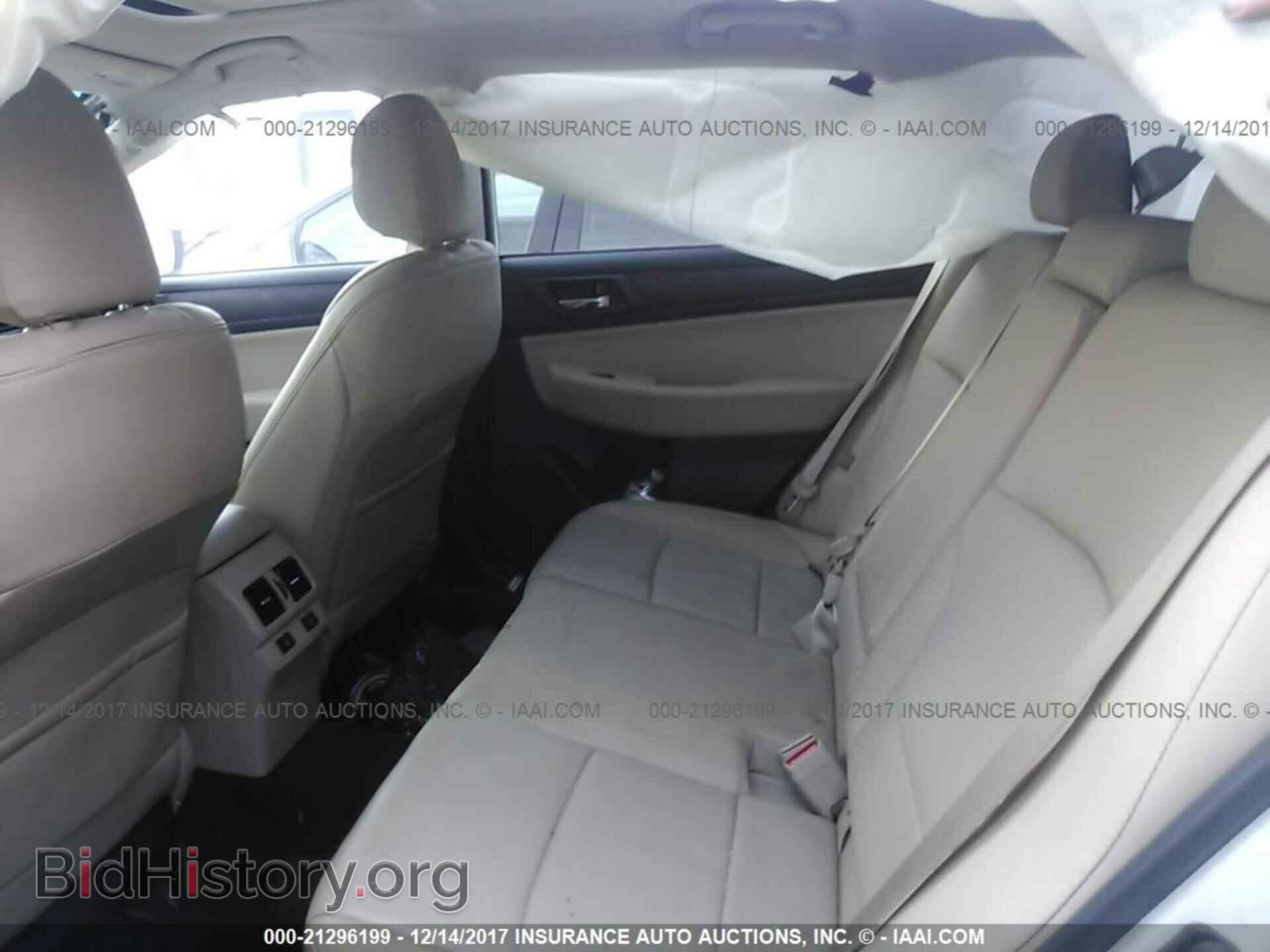2016 Subaru Outback - VIN: 4S4BSALC8G3240464 - Photo 8
