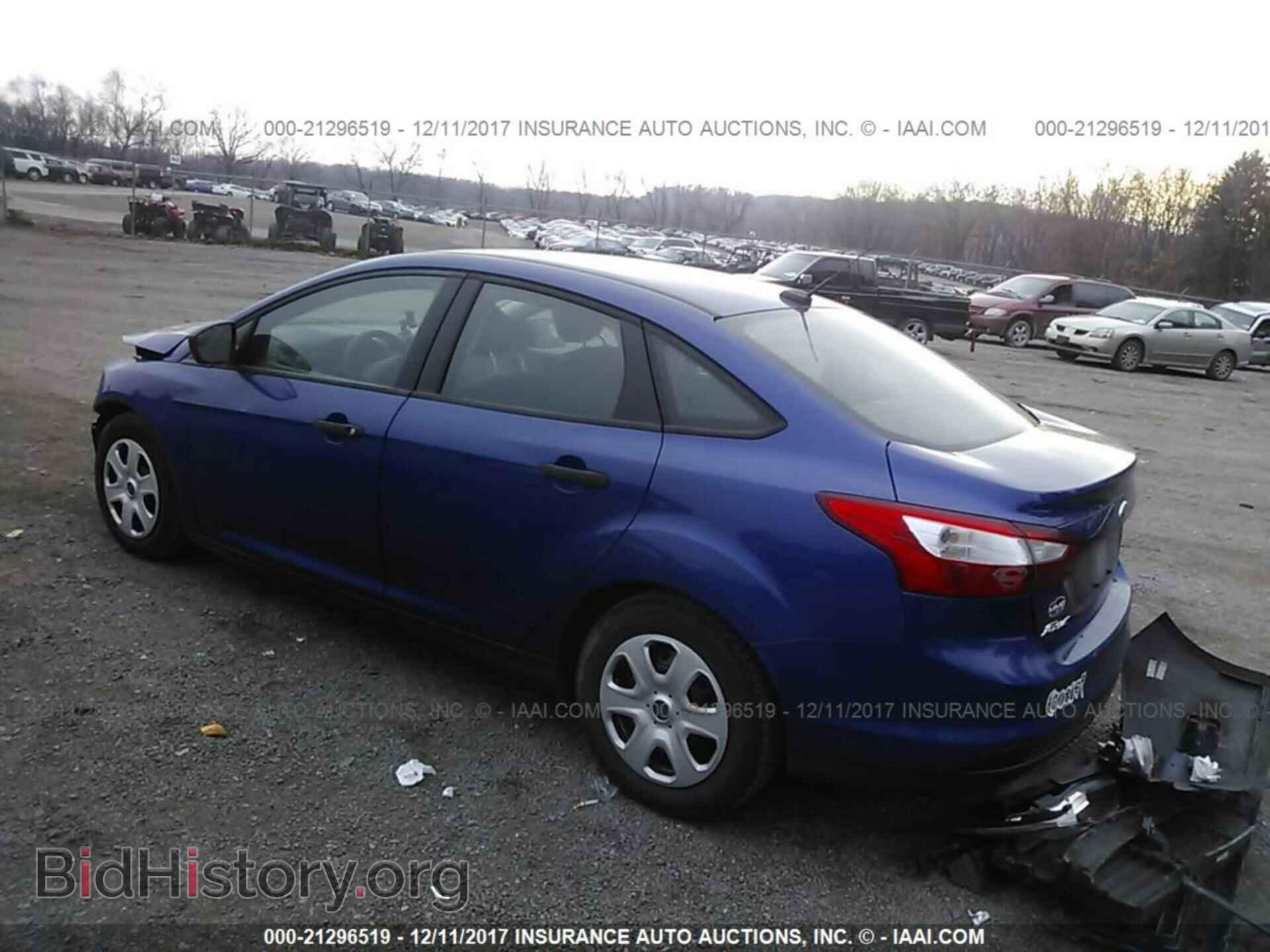 2012 Ford Focus - VIN: 1FAHP3E23CL342044 - Photo 3