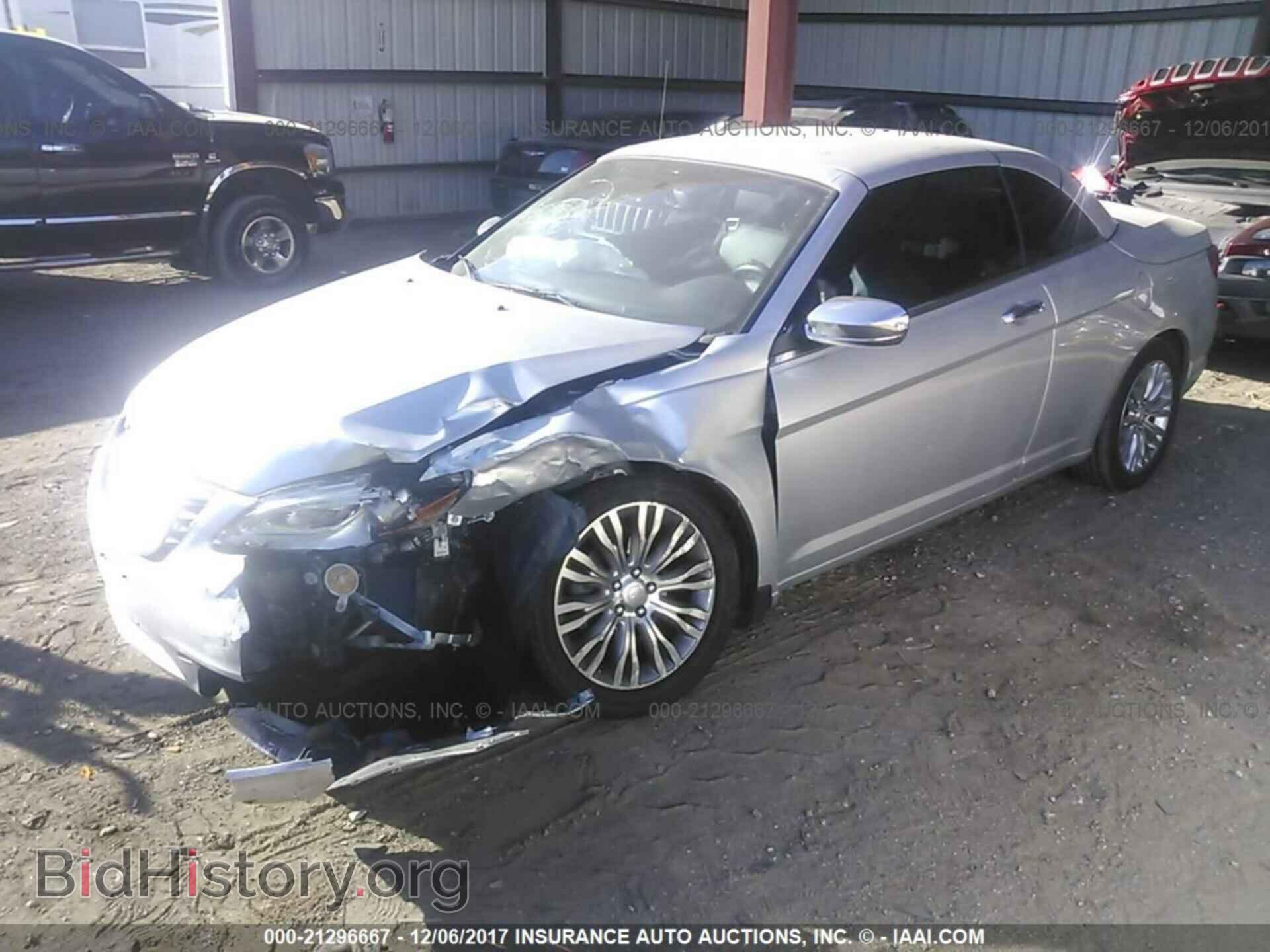 2011 Chrysler 200 - VIN: 1C3BC7EG1BN532026 - Фото 2