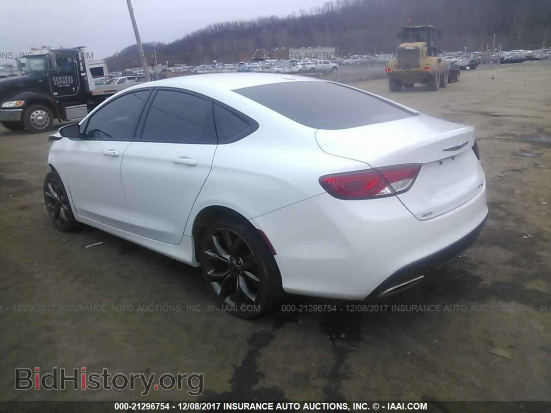 2015 Chrysler 200 - VIN: 1C3CCCDG6FN547450 - Photo 3