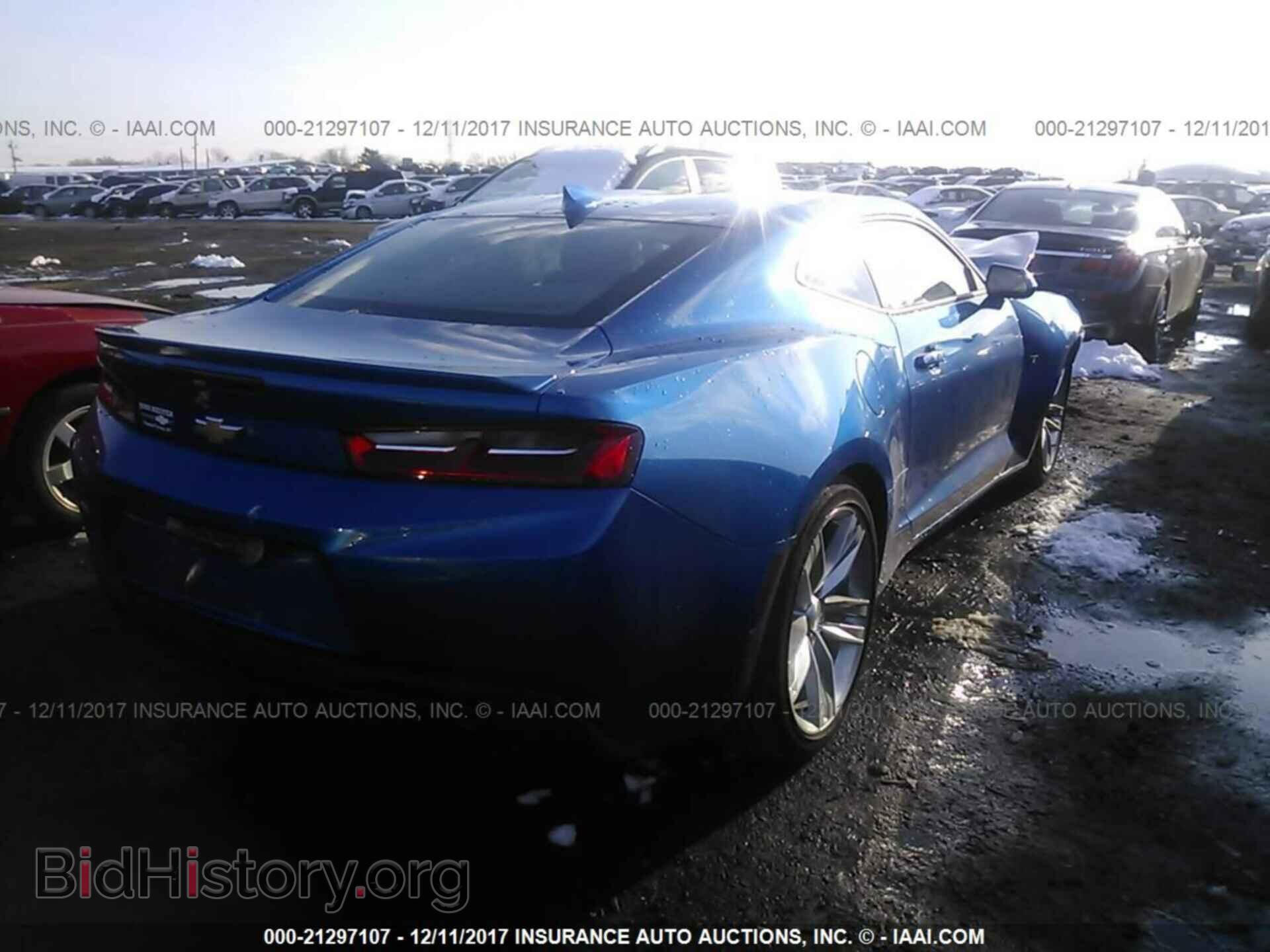 2017 Chevrolet Camaro - VIN: 1G1FB1RS4H0214671 - Фото 4