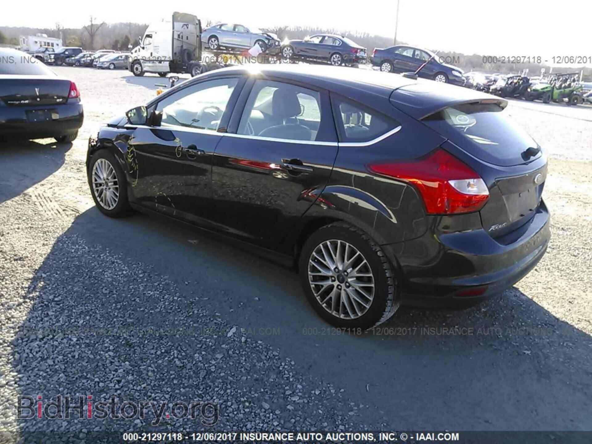 2012 Ford Focus - VIN: 1FAHP3M2XCL381635 - Photo 3