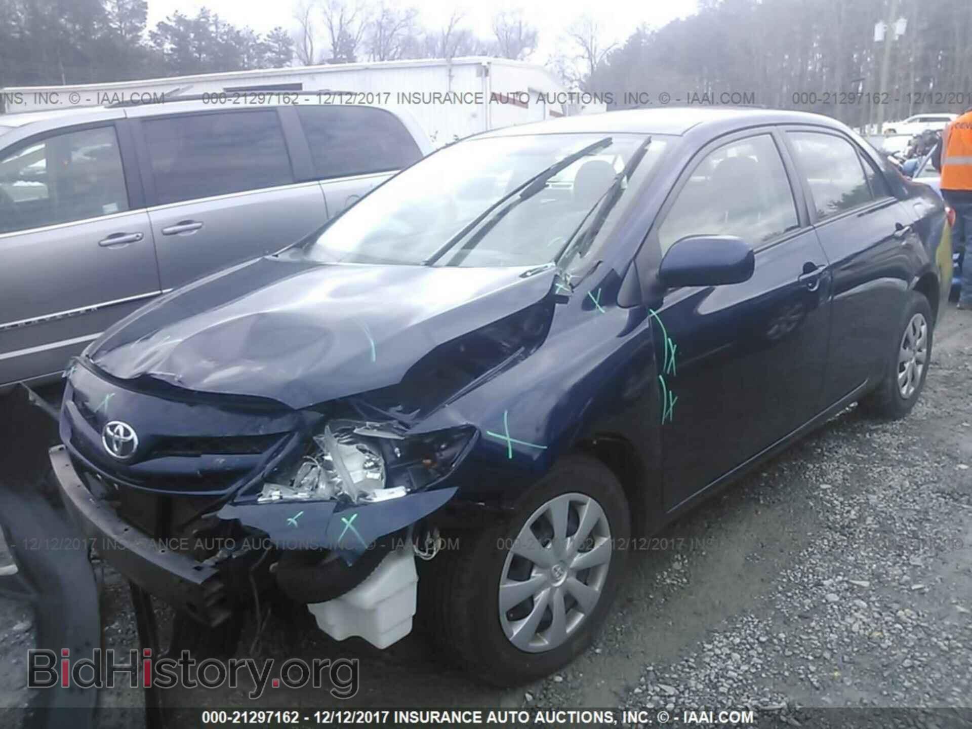 2011 Toyota Corolla - VIN: JTDBU4EE3B9169775 - Фото 2