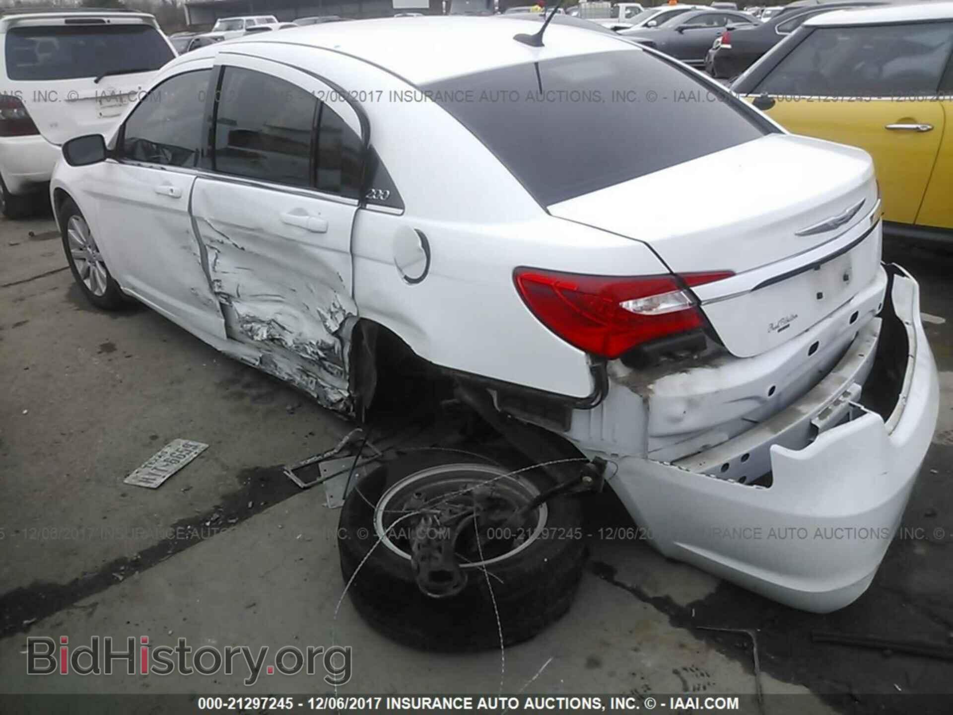 2014 Chrysler 200 - VIN: 1C3CCBBB7EN119371 - Photo 3