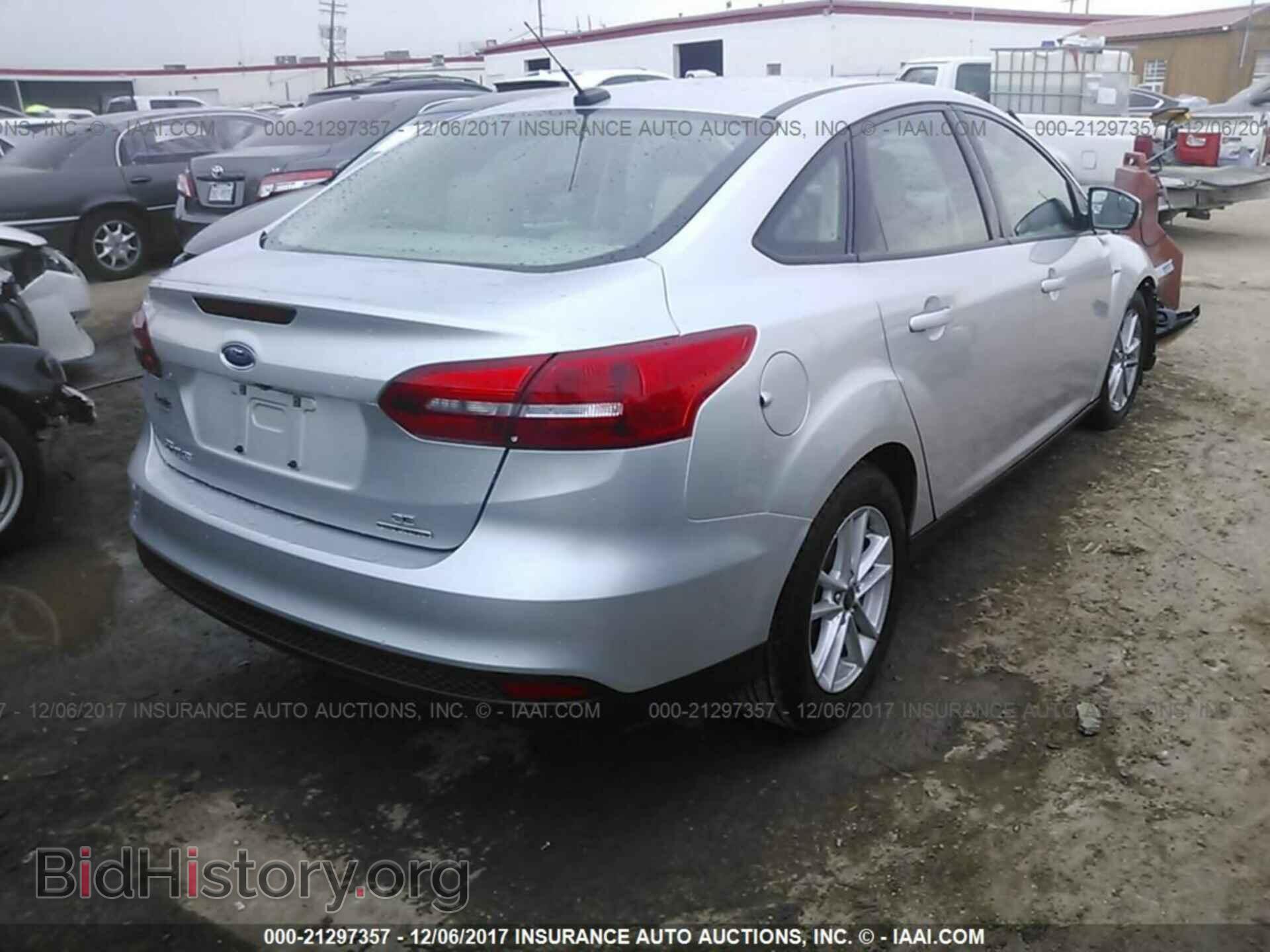 2016 Ford Focus - VIN: 1FADP3F26GL301328 - Фото 4