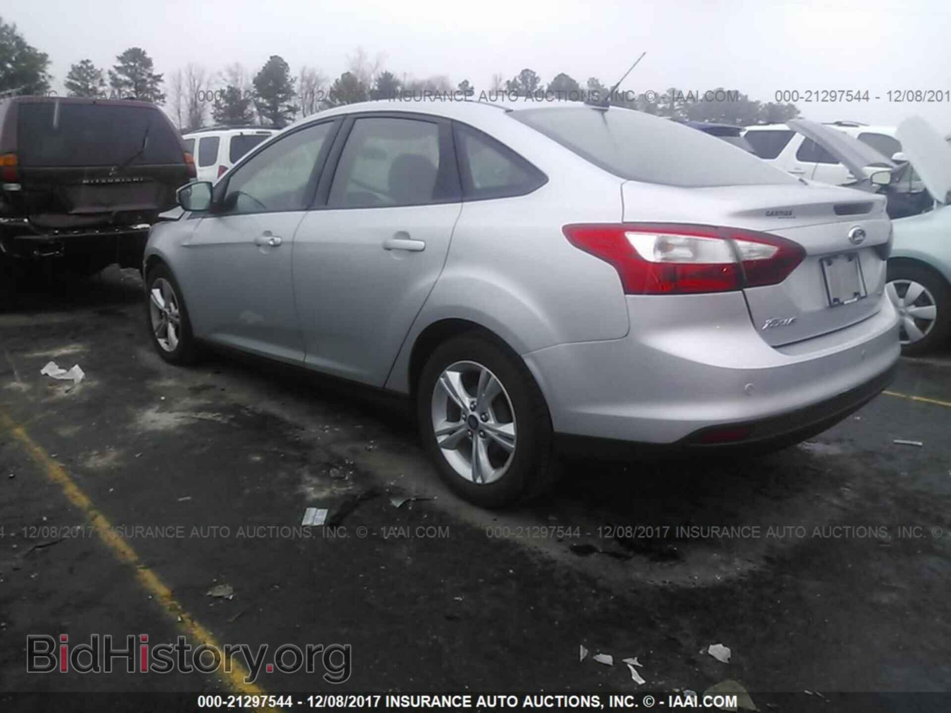 2013 Ford Focus - VIN: 1FADP3F28DL120517 - Фото 3