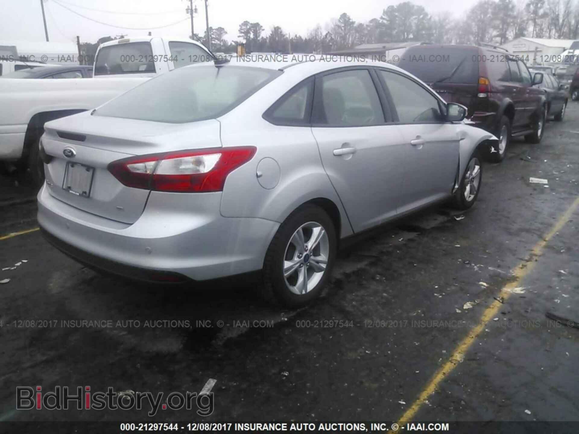 2013 Ford Focus - VIN: 1FADP3F28DL120517 - Фото 4