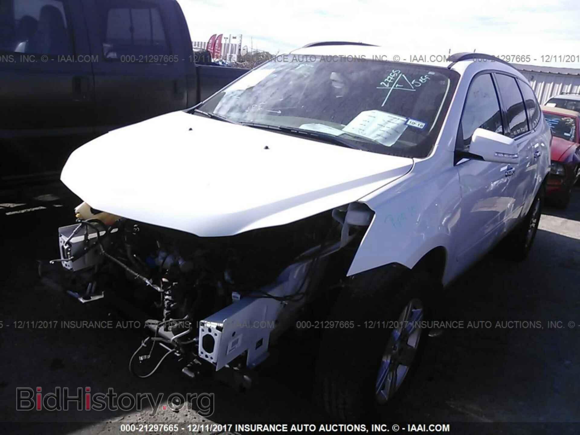 2012 Chevrolet Traverse - VIN: 1GNKRGEDXCJ258793 - Фото 2