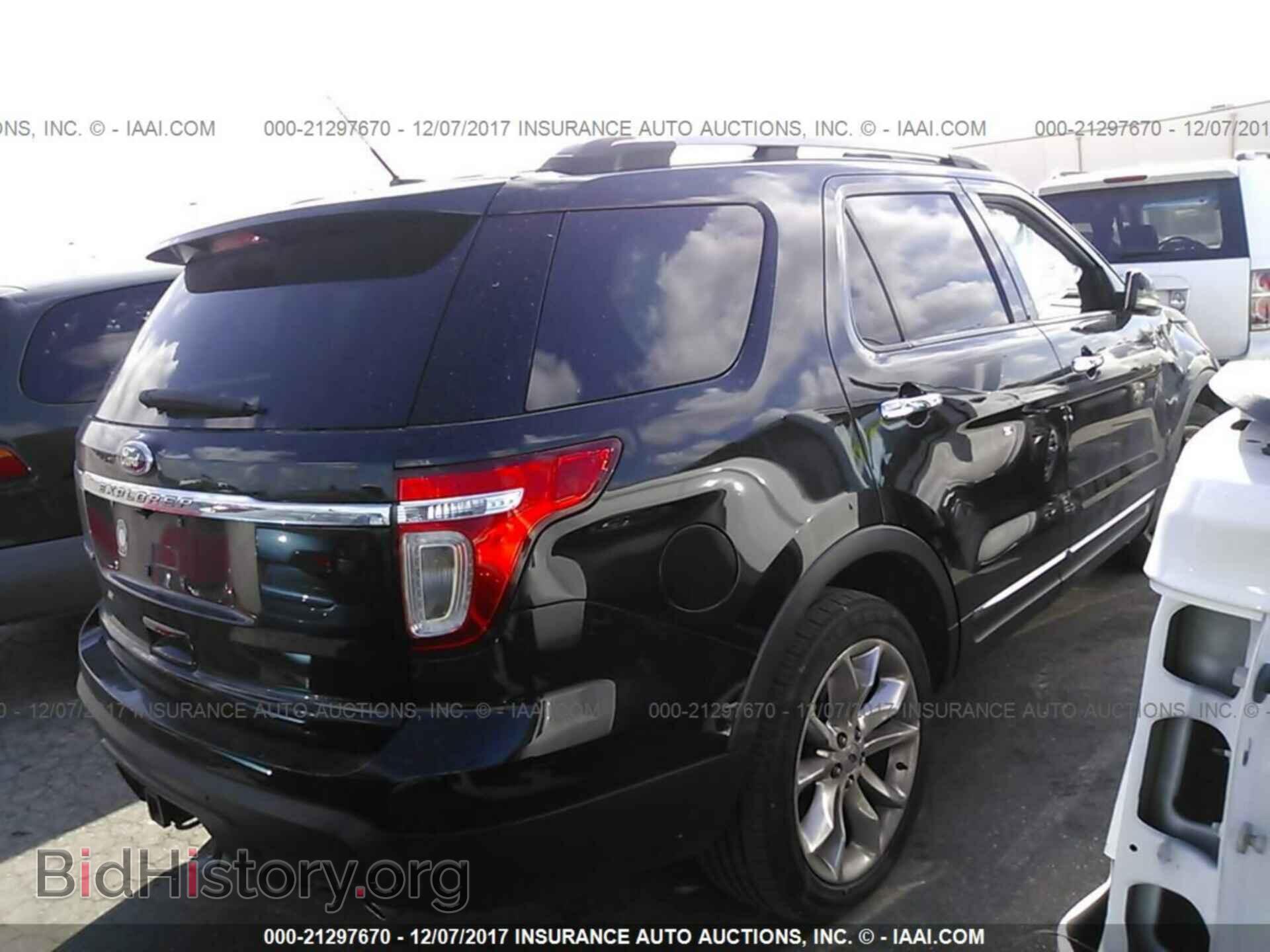 2011 Ford Explorer - VIN: 1FMHK7F8XBGA63549 - Фото 4