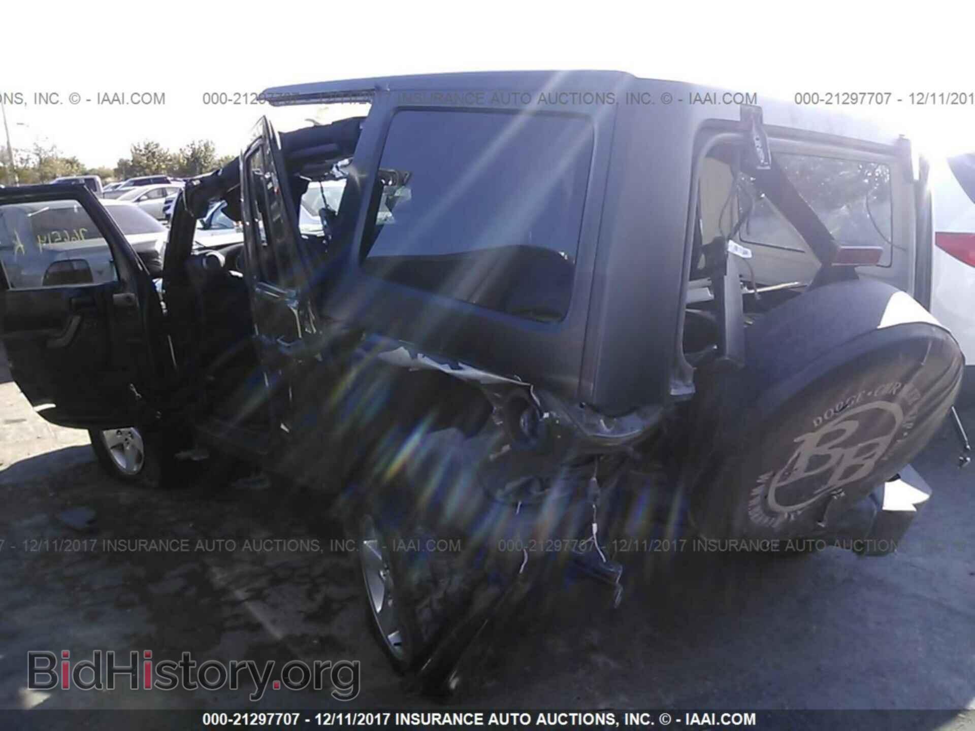 2015 Jeep Wrangler - VIN: 1C4BJWDG2FL766514 - Фото 3