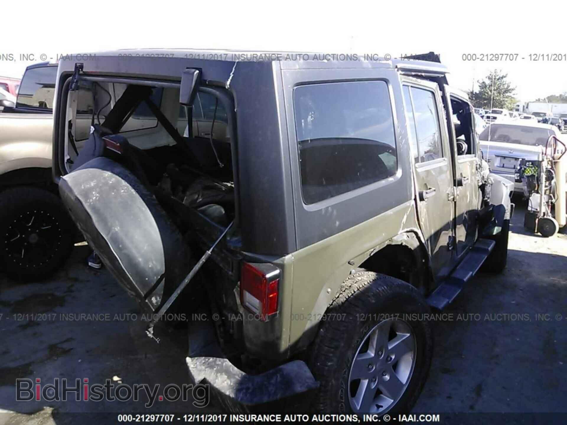 2015 Jeep Wrangler - VIN: 1C4BJWDG2FL766514 - Фото 4