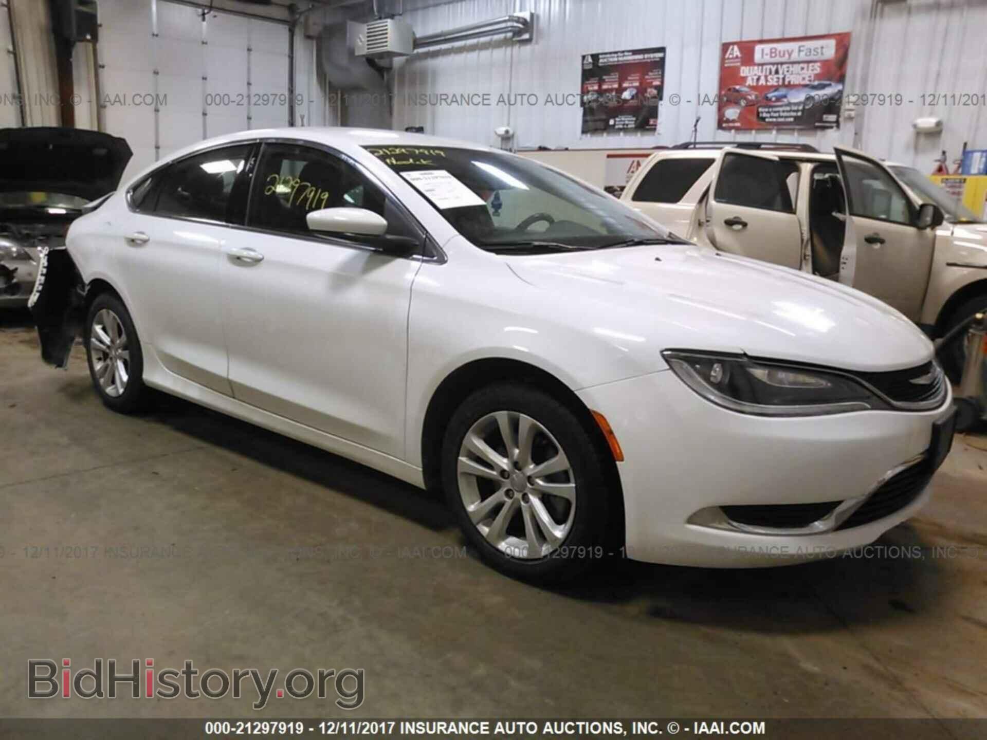 Photo 1C3CCCAB2FN688878 - Chrysler 200 2015