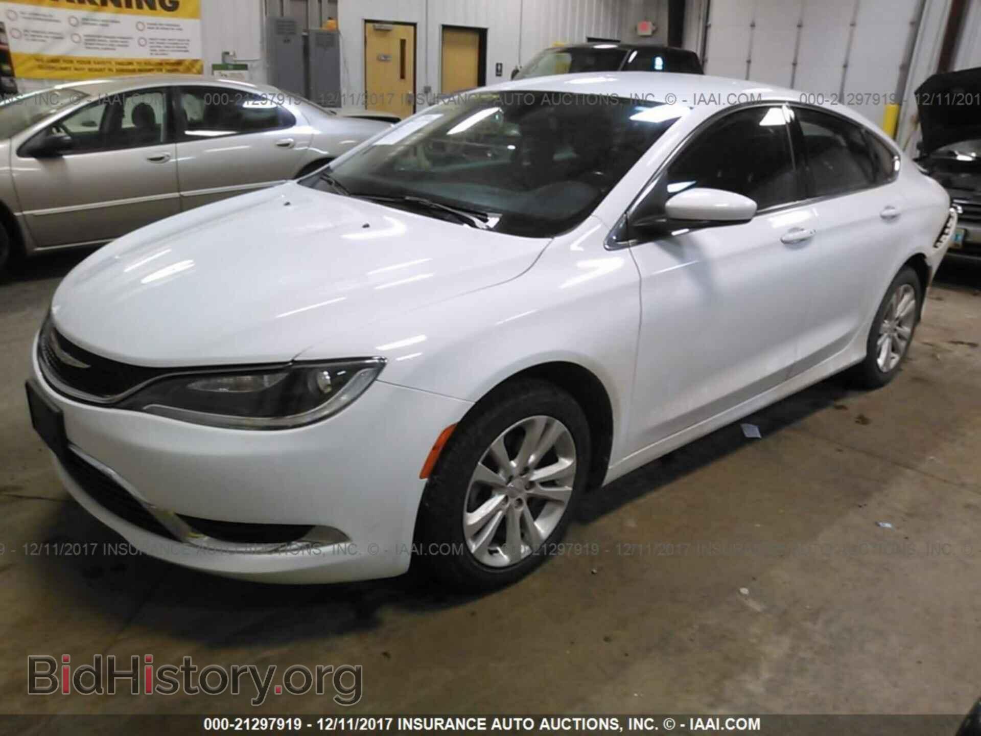 2015 Chrysler 200 - VIN: 1C3CCCAB2FN688878 - Фото 2