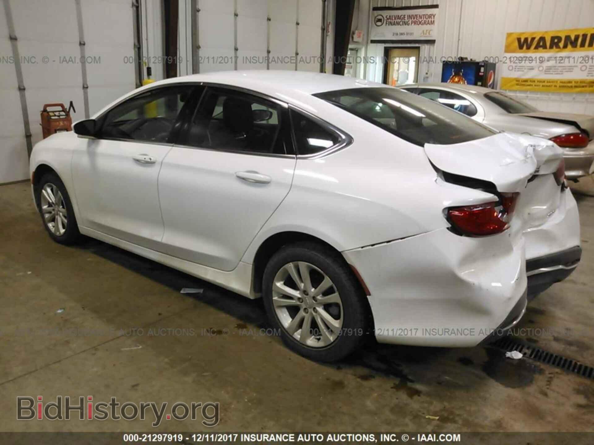 2015 Chrysler 200 - VIN: 1C3CCCAB2FN688878 - Фото 3