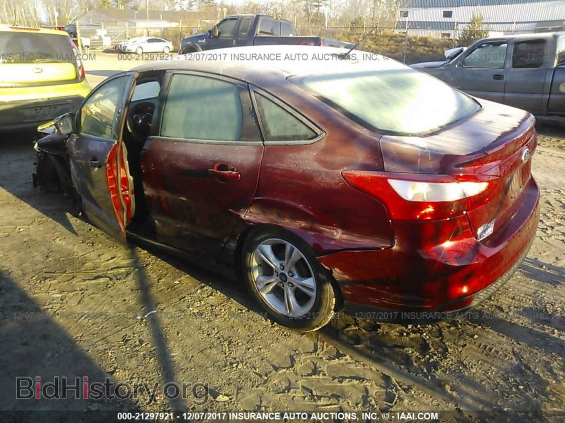 2014 Ford Focus - VIN: 1FADP3F20EL386244 - Photo 3
