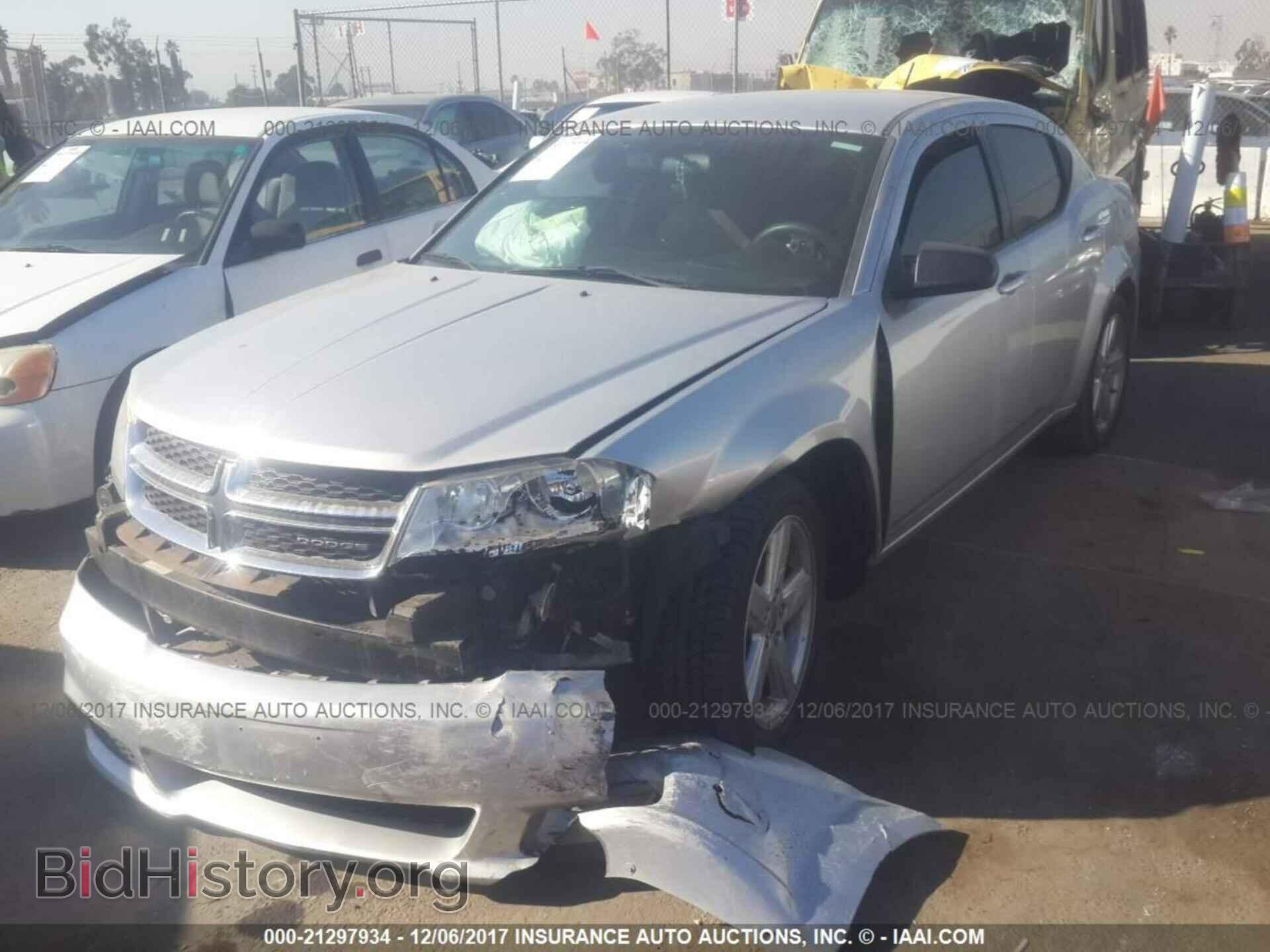 2011 Dodge Avenger - VIN: 1B3BD4FB5BN583556 - Фото 2