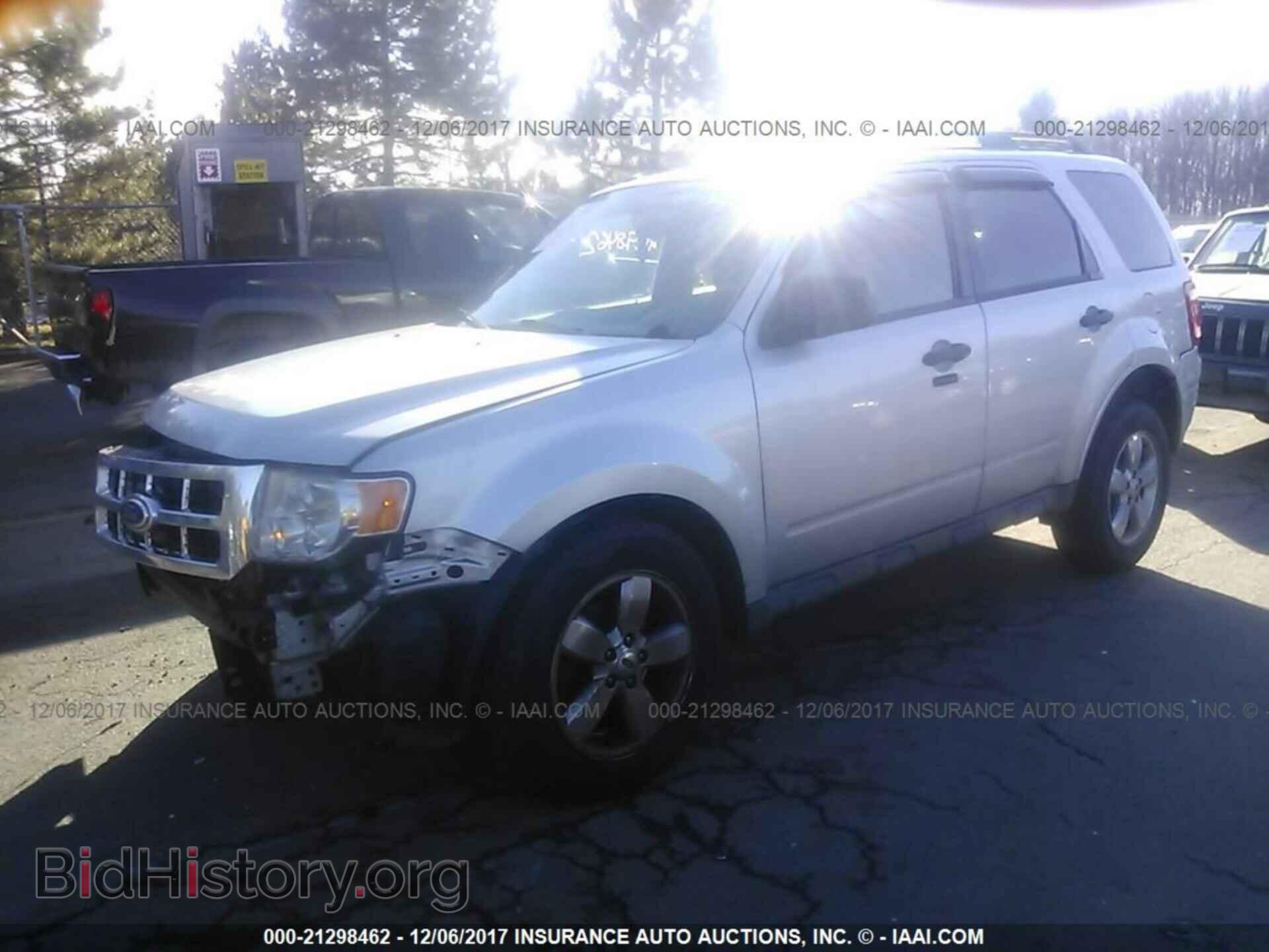 2011 Ford Escape - VIN: 1FMCU9D74BKB69308 - Фото 2