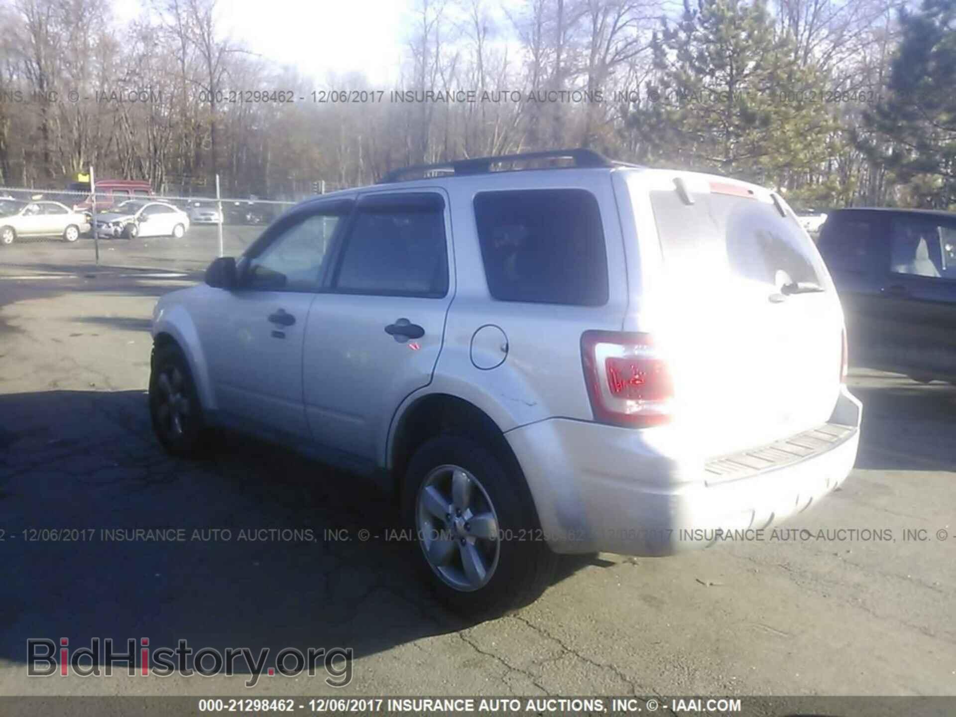 2011 Ford Escape - VIN: 1FMCU9D74BKB69308 - Фото 3