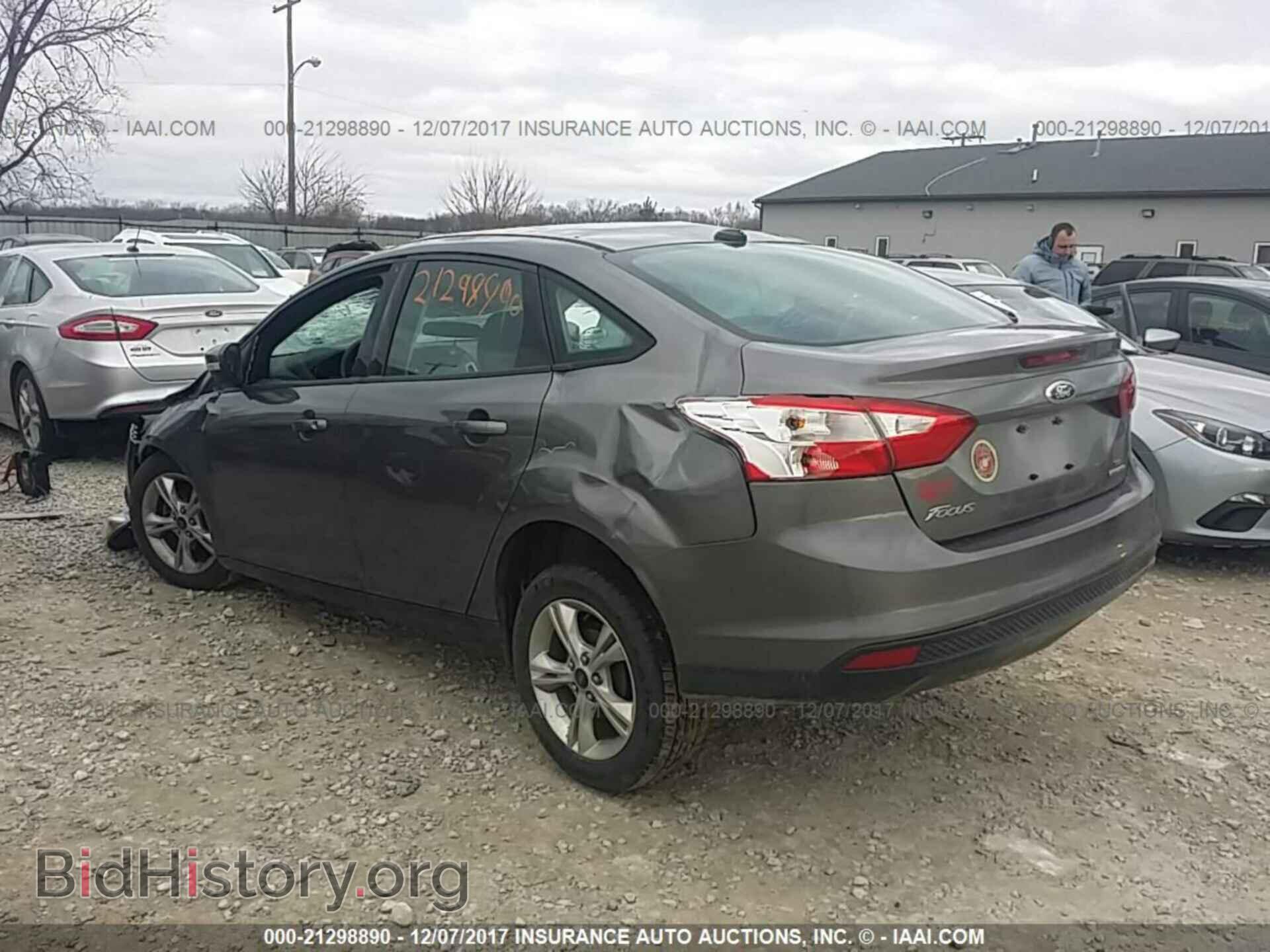 2014 Ford Focus - VIN: 1FADP3F25EL167540 - Photo 3