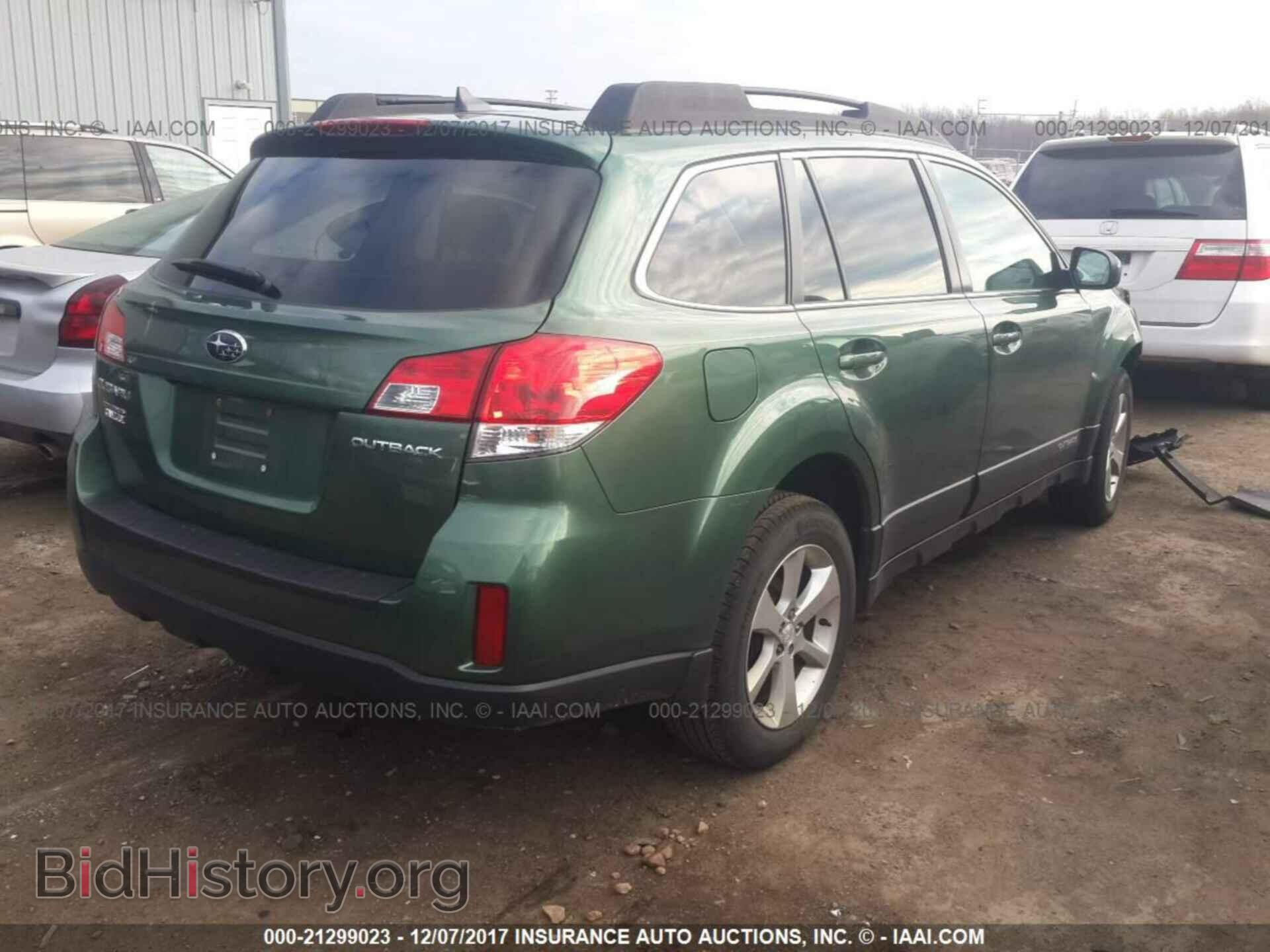 2014 Subaru Outback - VIN: 4S4BRCMC1E3256802 - Фото 4