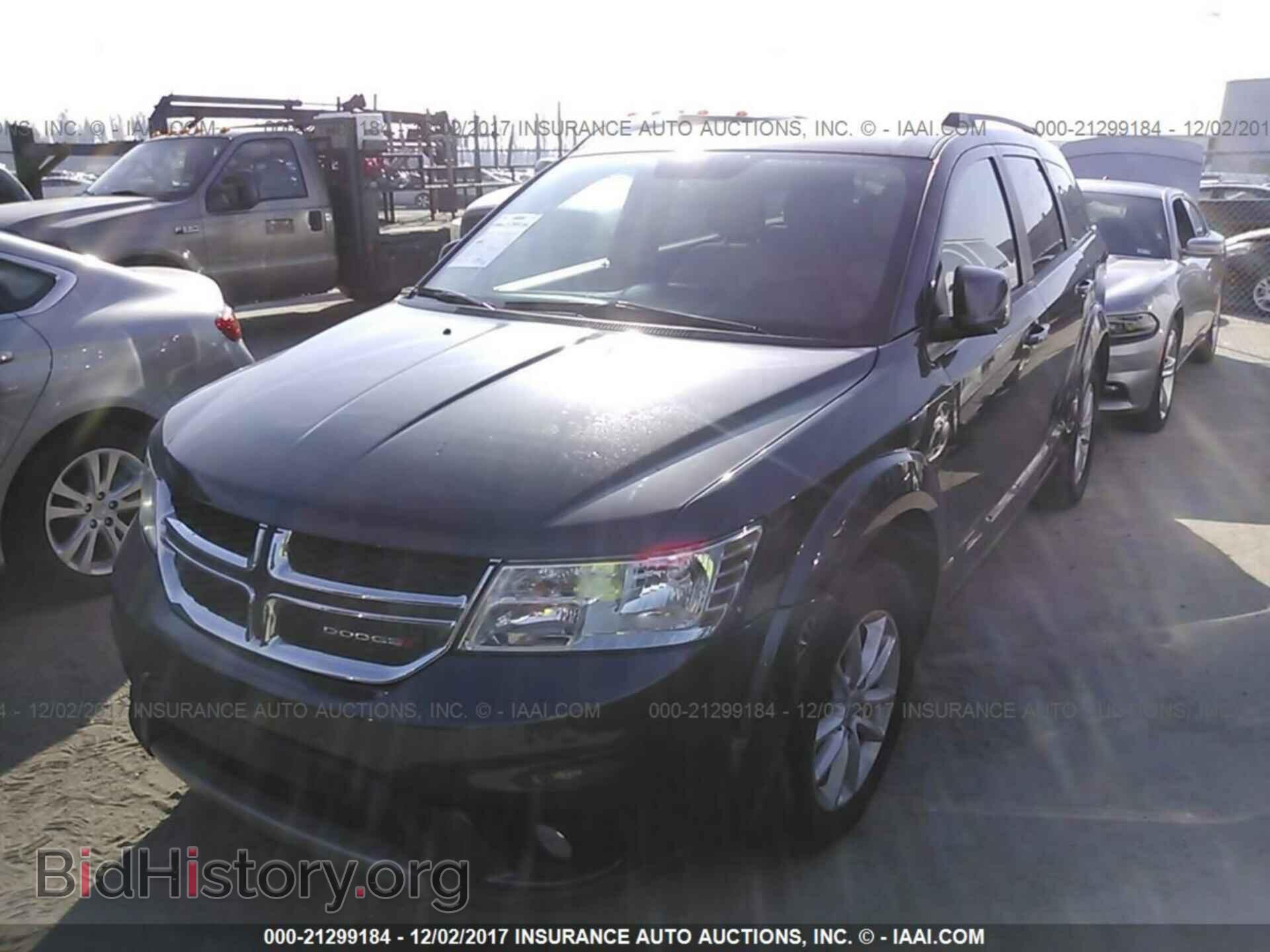 2017 Dodge Journey - VIN: 3C4PDCBG4HT572590 - Фото 2