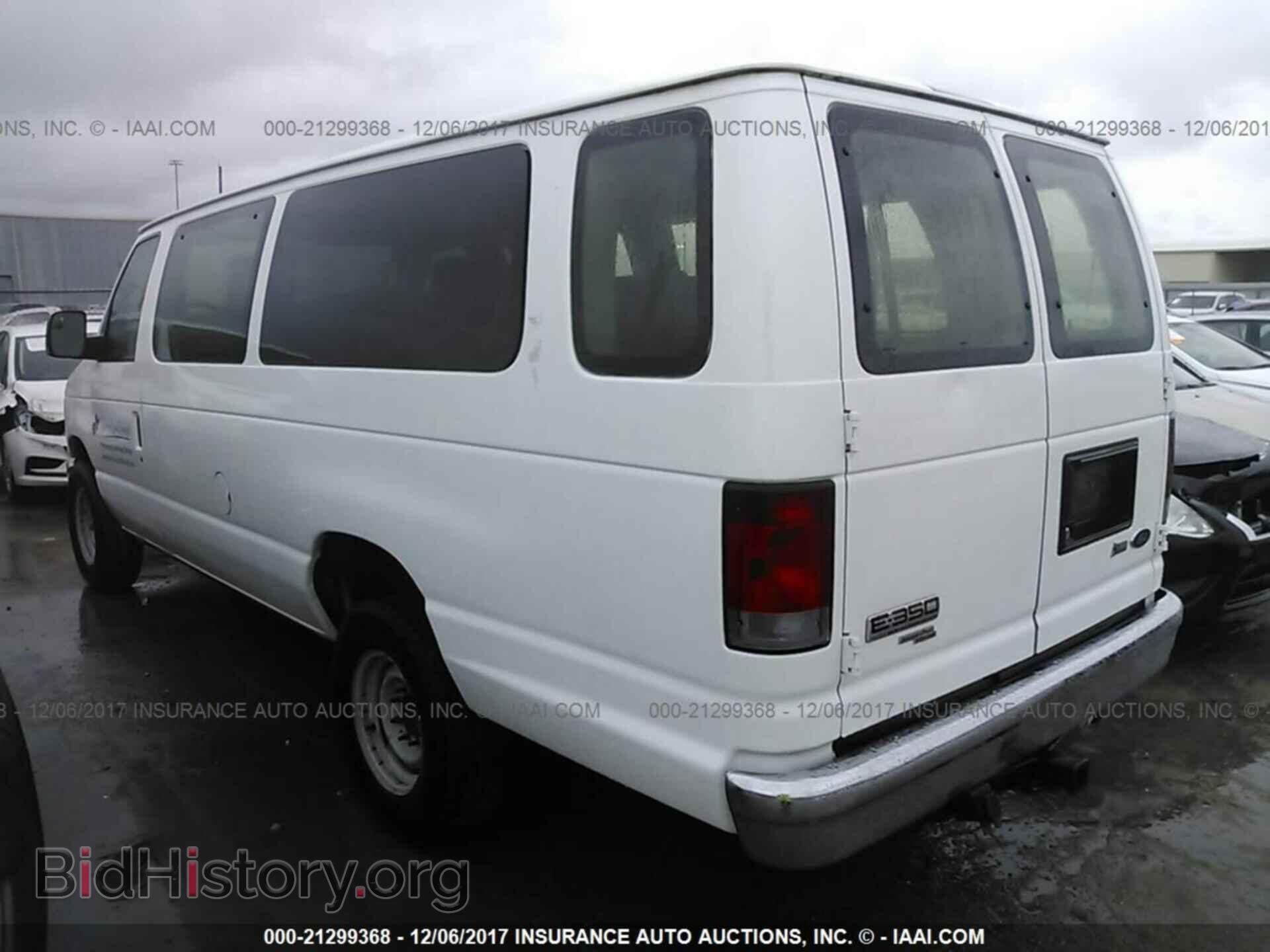 2011 Ford Econoline - VIN: 1FBSS3BL5BDA11703 - Photo 3