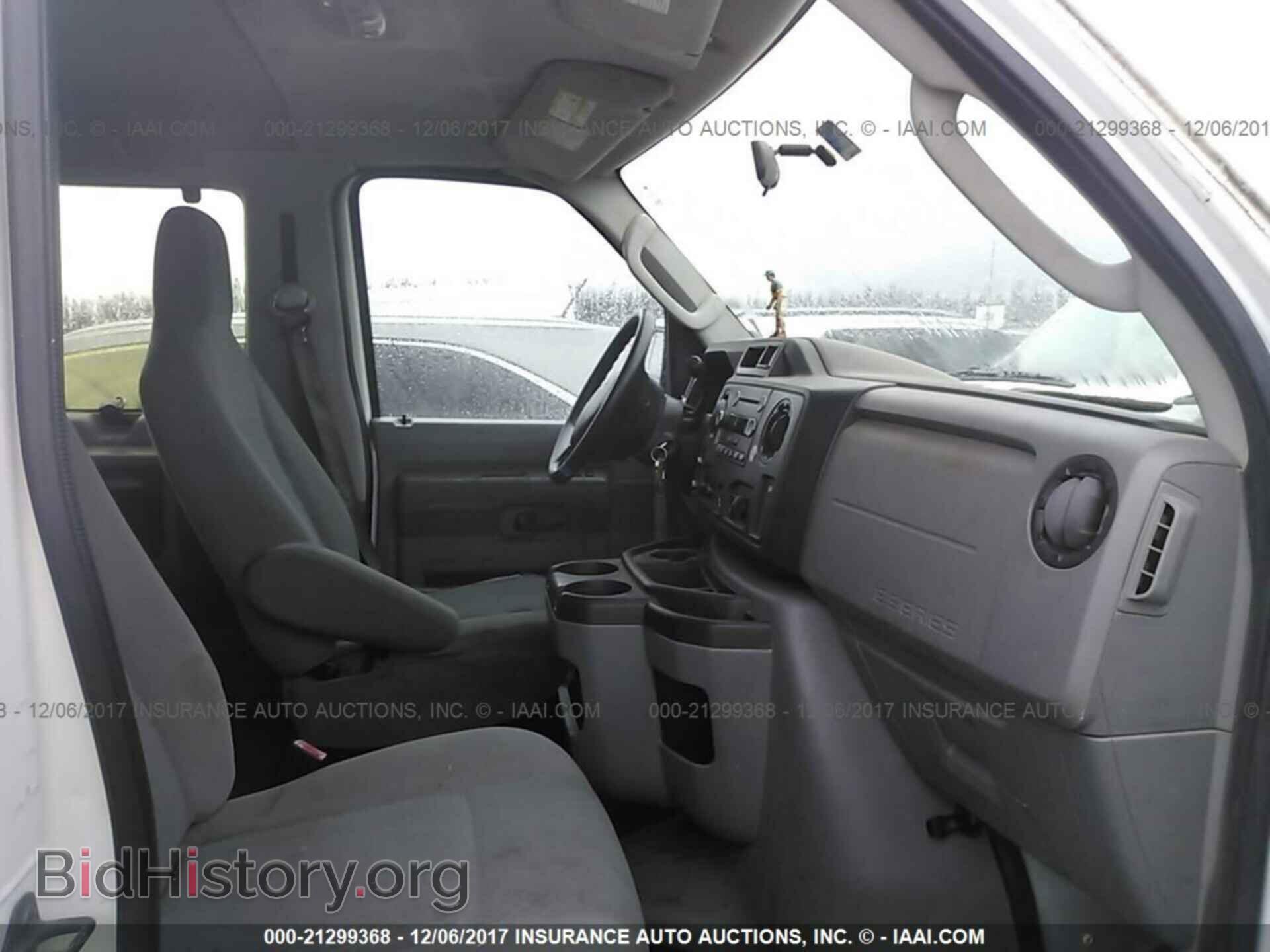 2011 Ford Econoline - VIN: 1FBSS3BL5BDA11703 - Photo 5