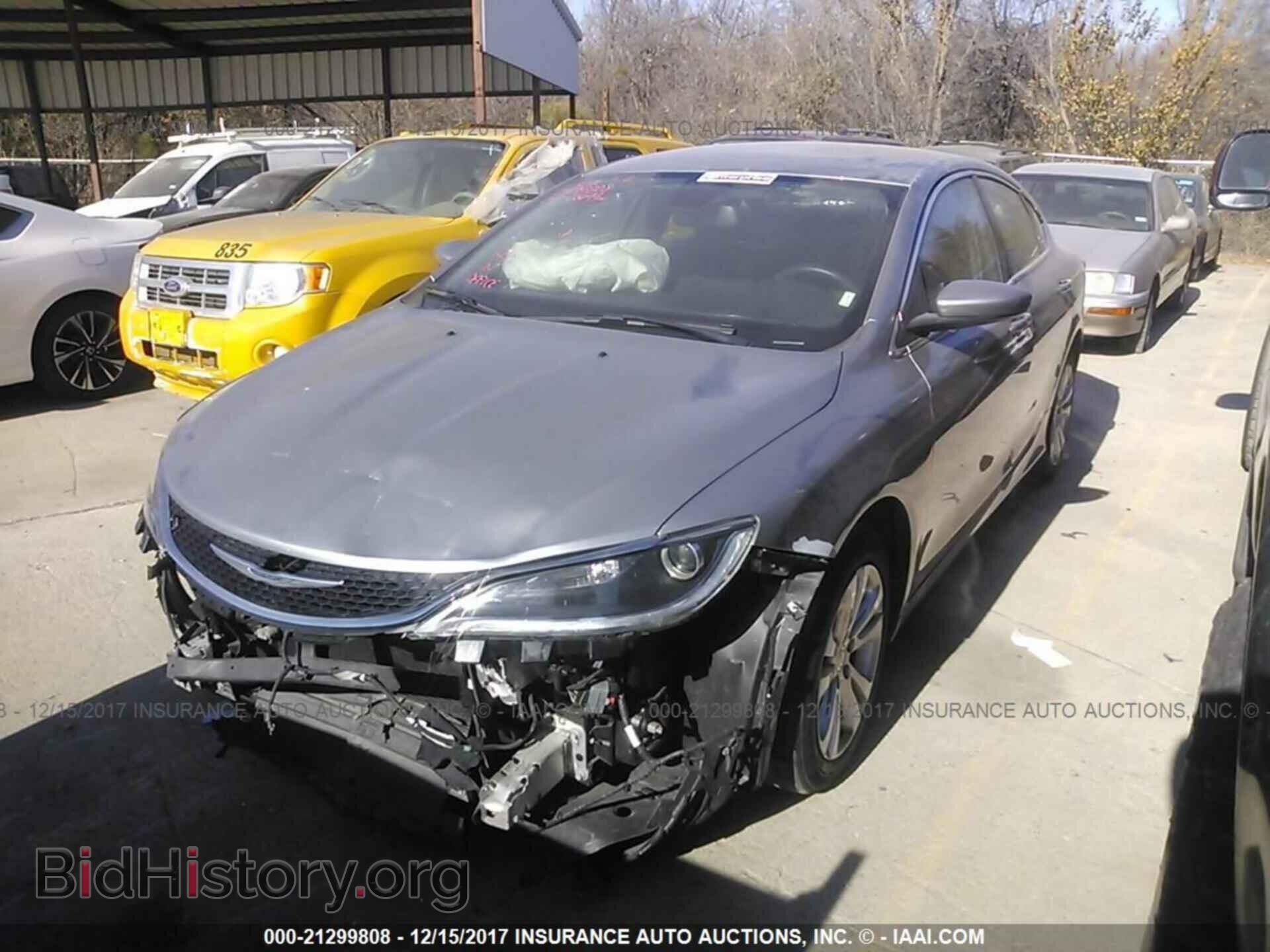 2016 Chrysler 200 - VIN: 1C3CCCABXGN165190 - Photo 2