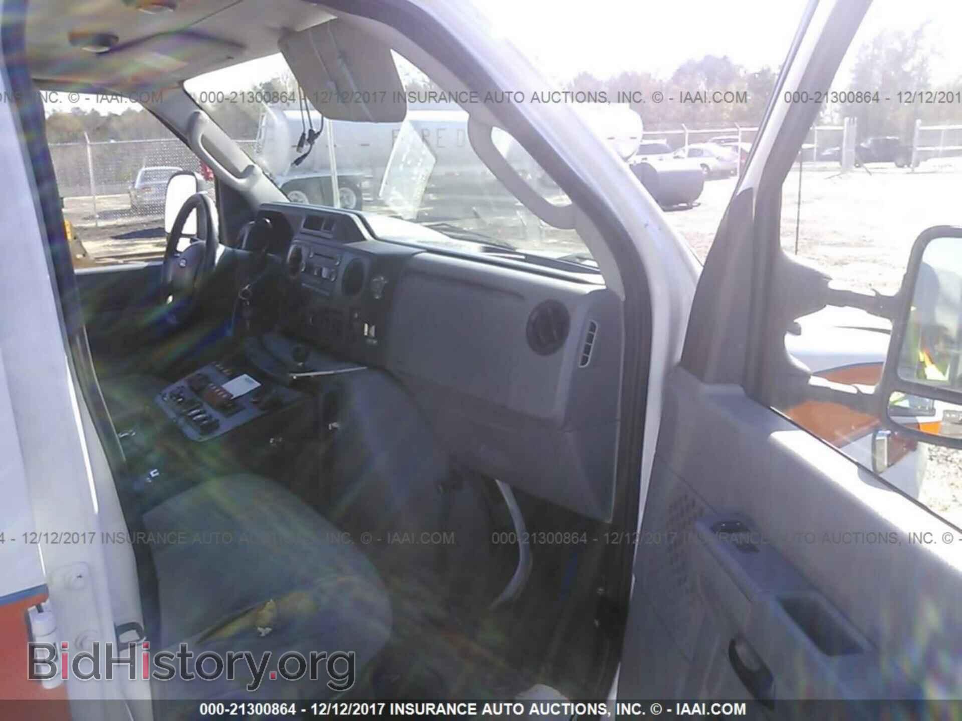2012 Ford Econoline - VIN: 1FDSS3ES6CDB36219 - Photo 5