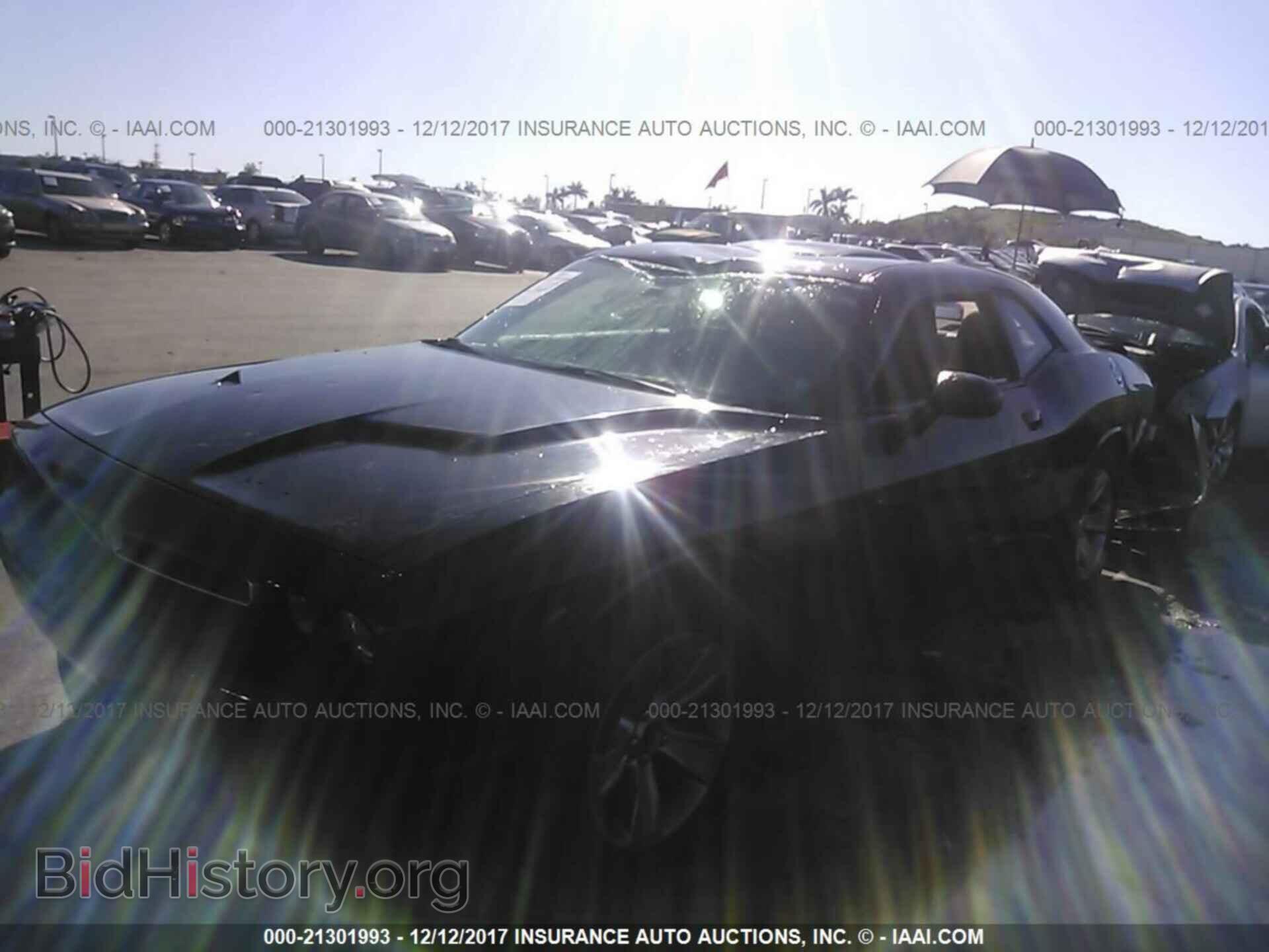 2015 Dodge Challenger - VIN: 2C3CDZAG8FH732872 - Фото 2